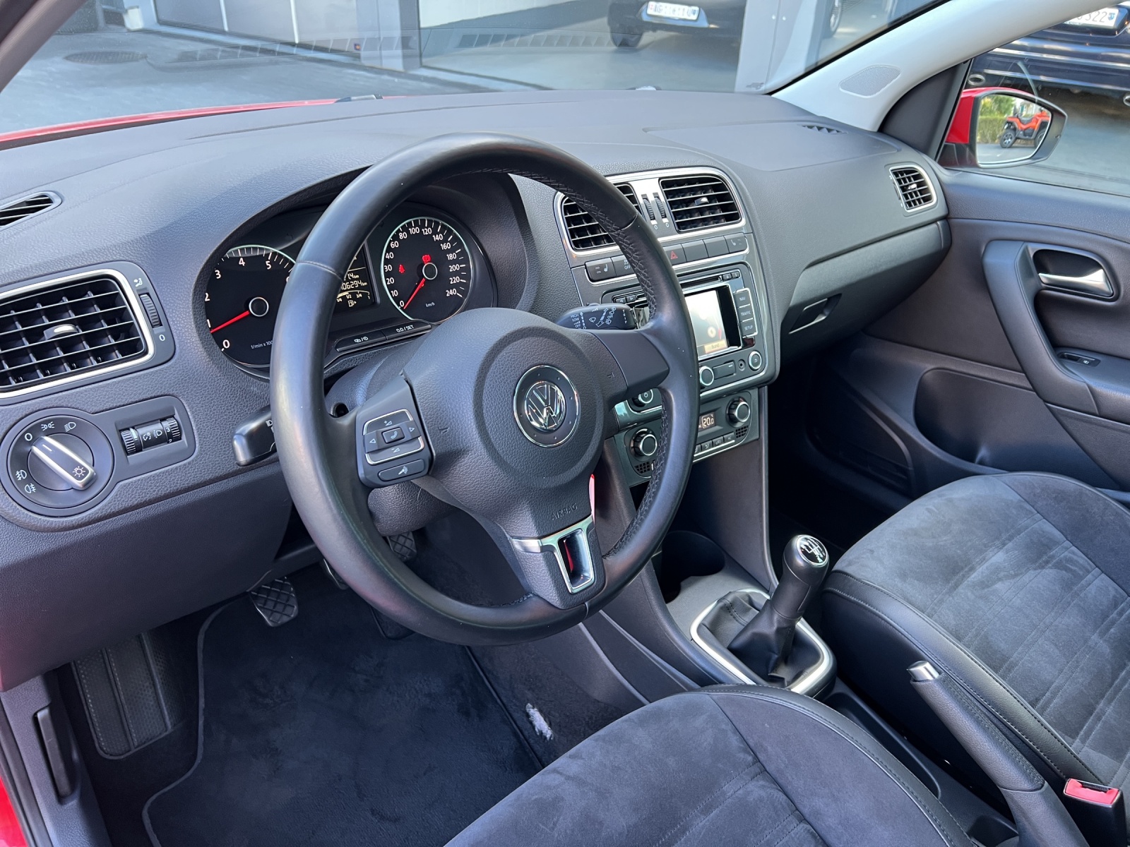 VW Polo 1.2 TSI Comfortline-image-10