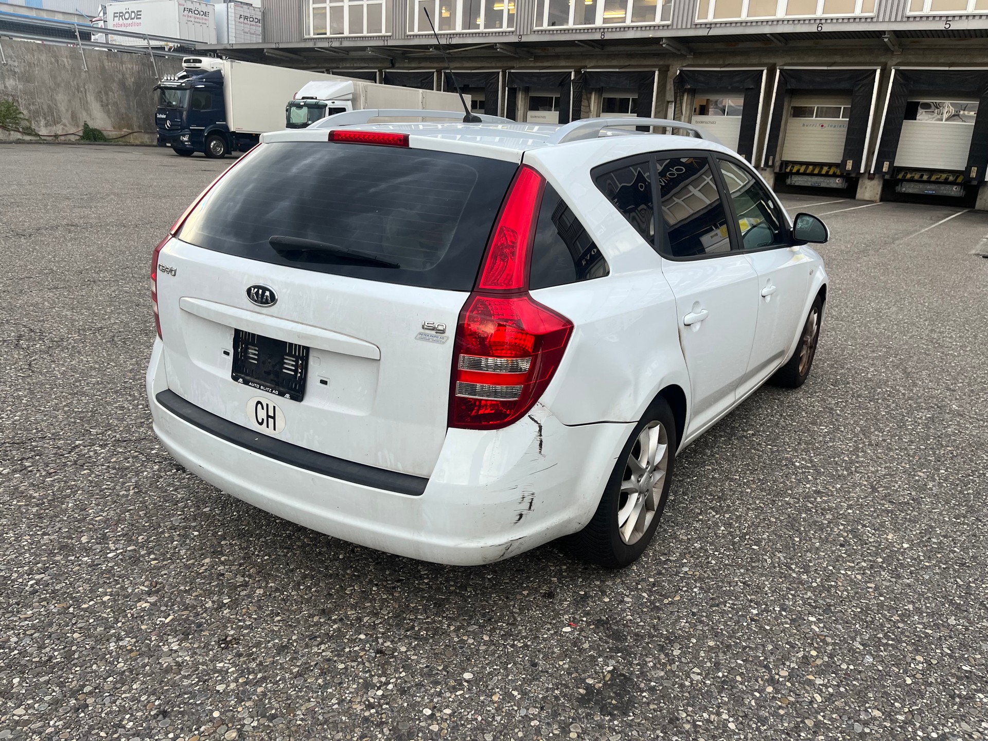 KIA Cee'd Sporty Wagon 1.4 16V Eco-image-2