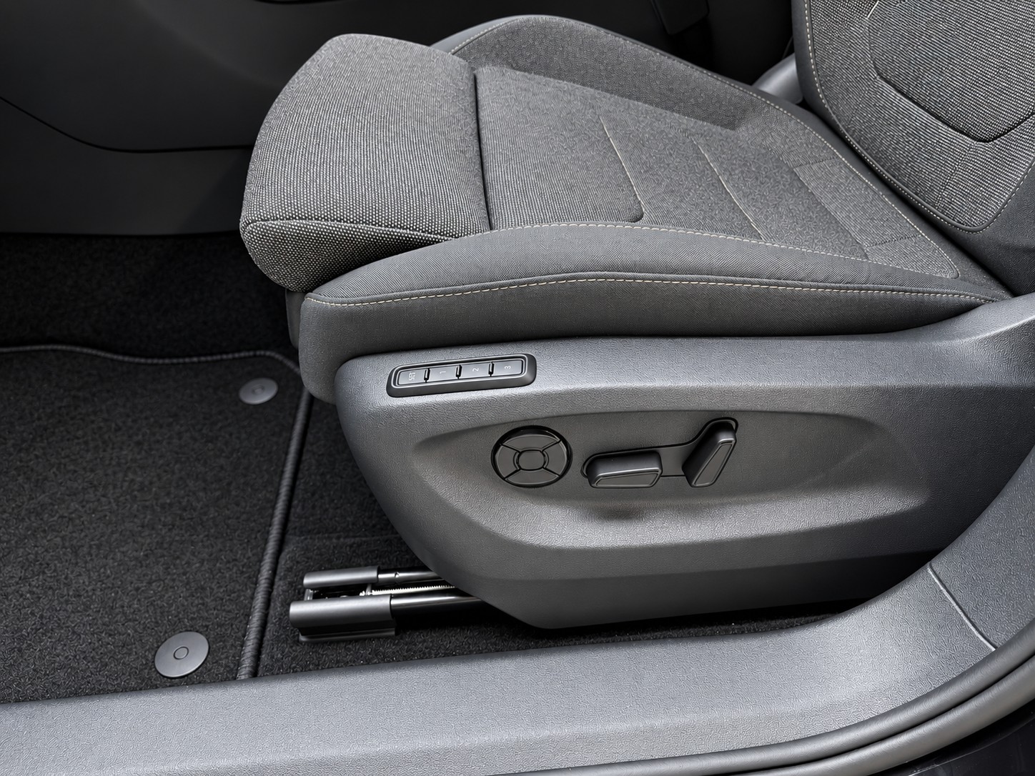 SKODA Kodiaq 2.0 TDI Selection-image-28