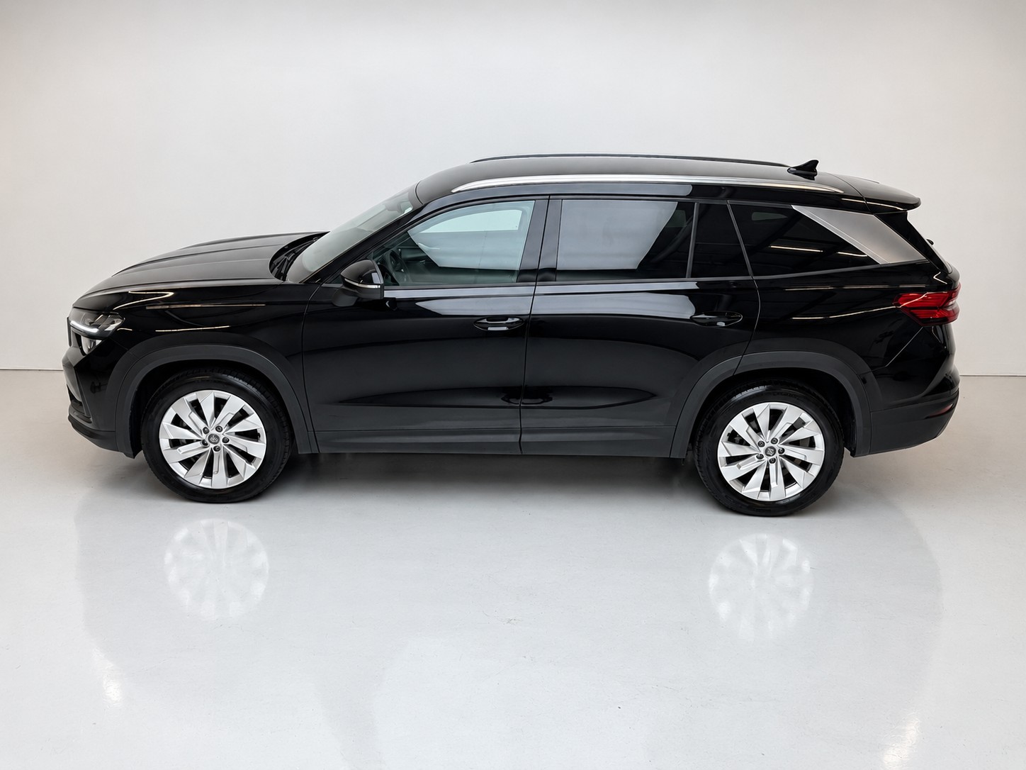 SKODA Kodiaq 2.0 TDI Selection 4x4-showroom-element-1