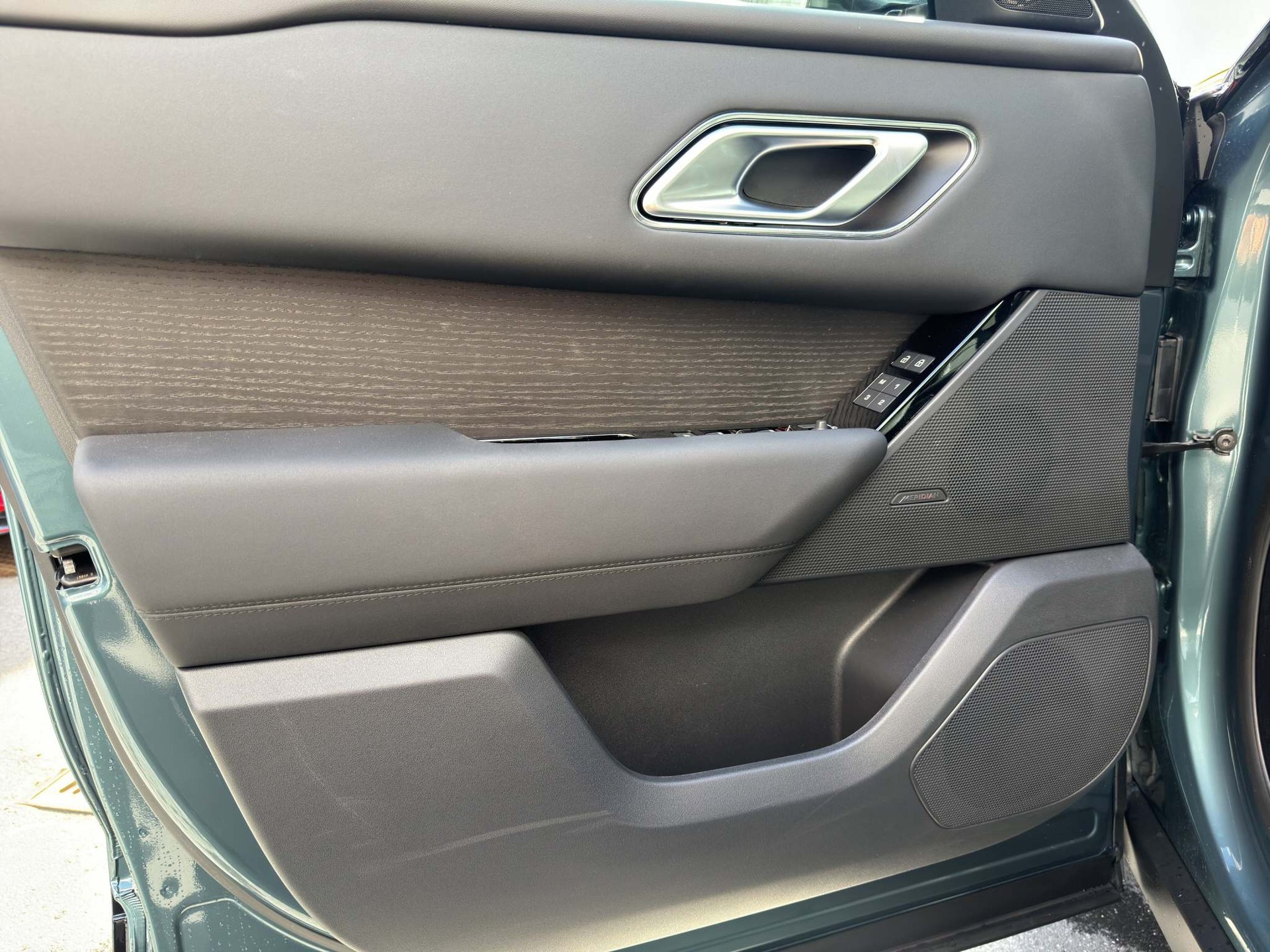LAND ROVER Range Rover Velar 2.0 P400e Dynamic SE-image-8