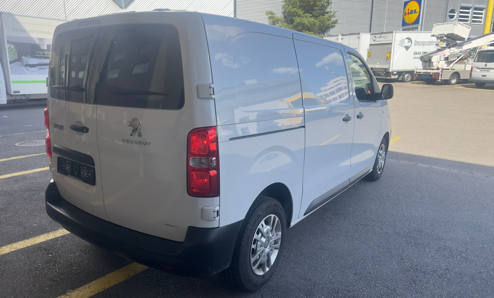 PEUGEOT 2.0 BlueHDi 140 Premium S/S-image-3