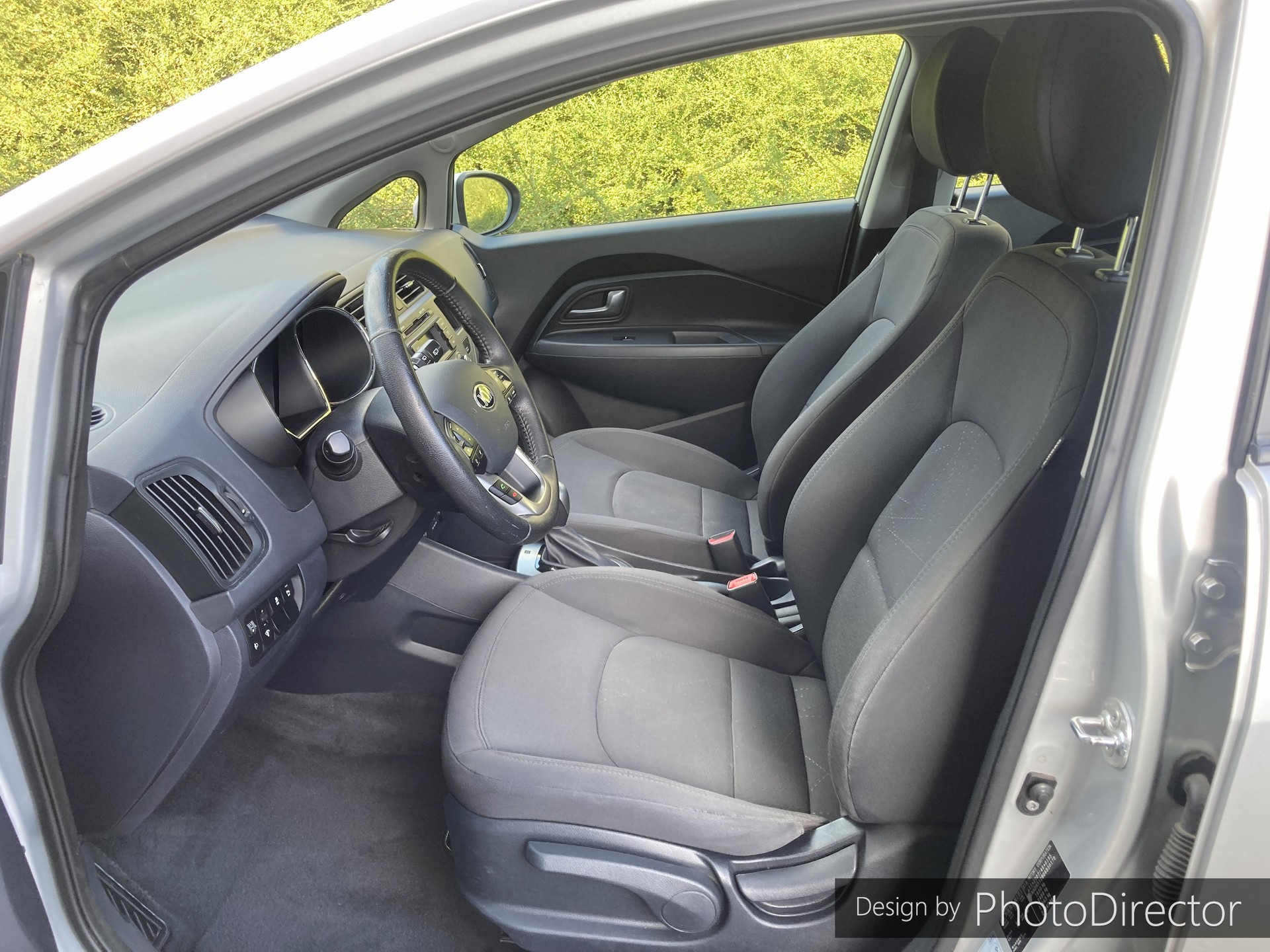 KIA Rio 1.4 CVVT Style Automatic-image-3