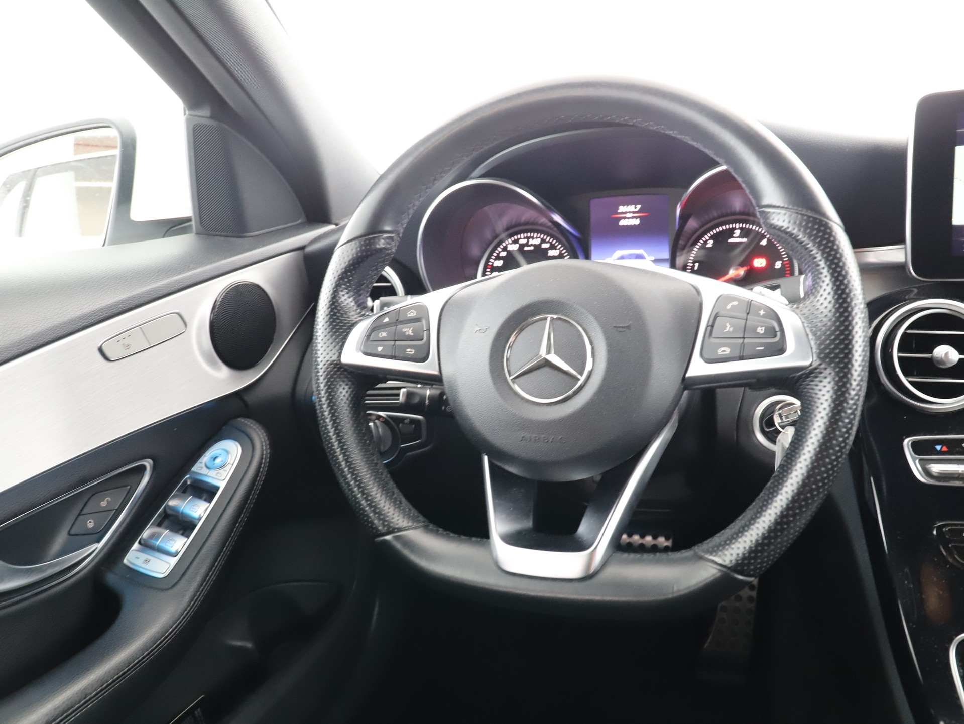 MERCEDES-BENZ C 250 d AMG Line 4M-image-12