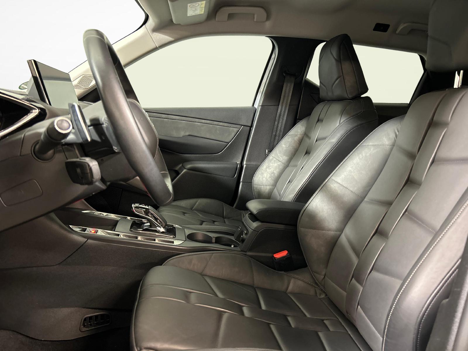DS AUTOMOBILES 3 Crossback E-Tense So Chic-image-3