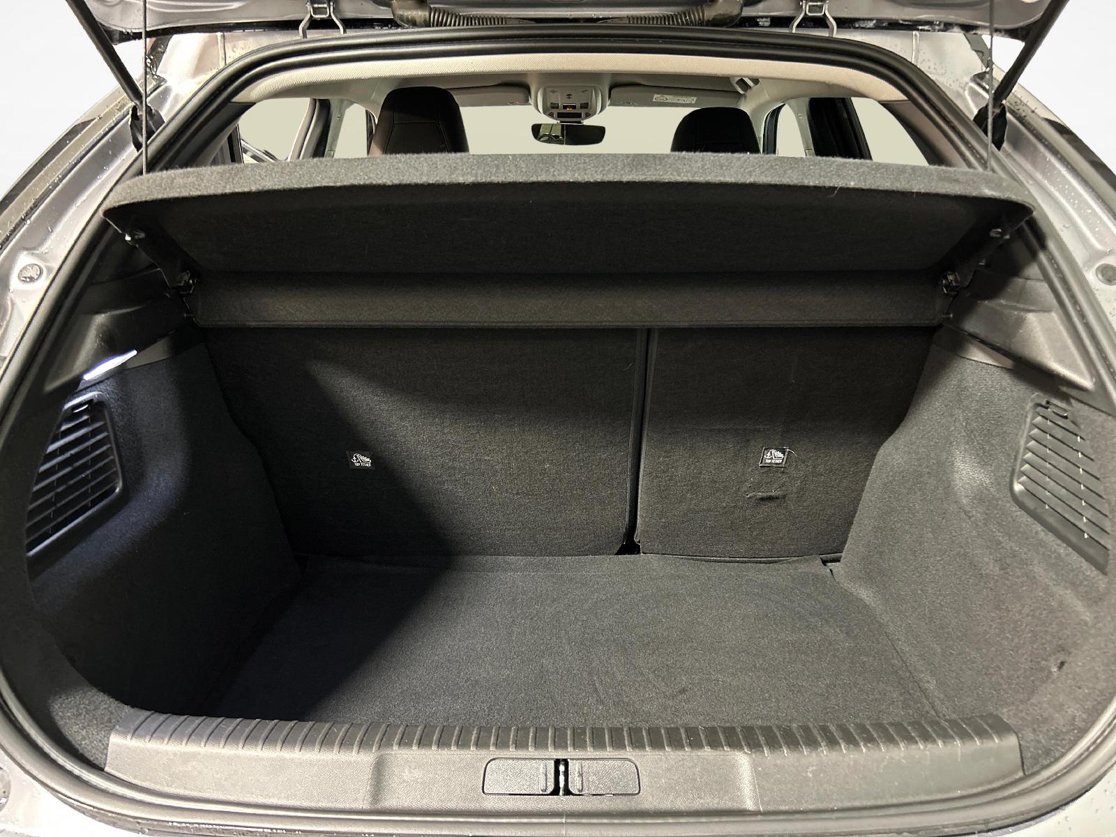 DS AUTOMOBILES 3 Crossback E-Tense So Chic-image-12
