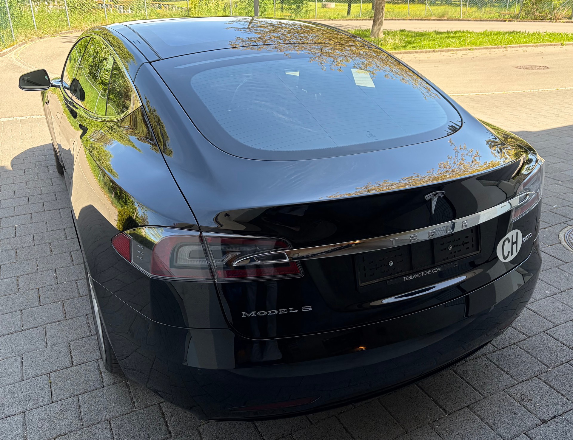 TESLA 90 D Gratis-supercharging-image-0