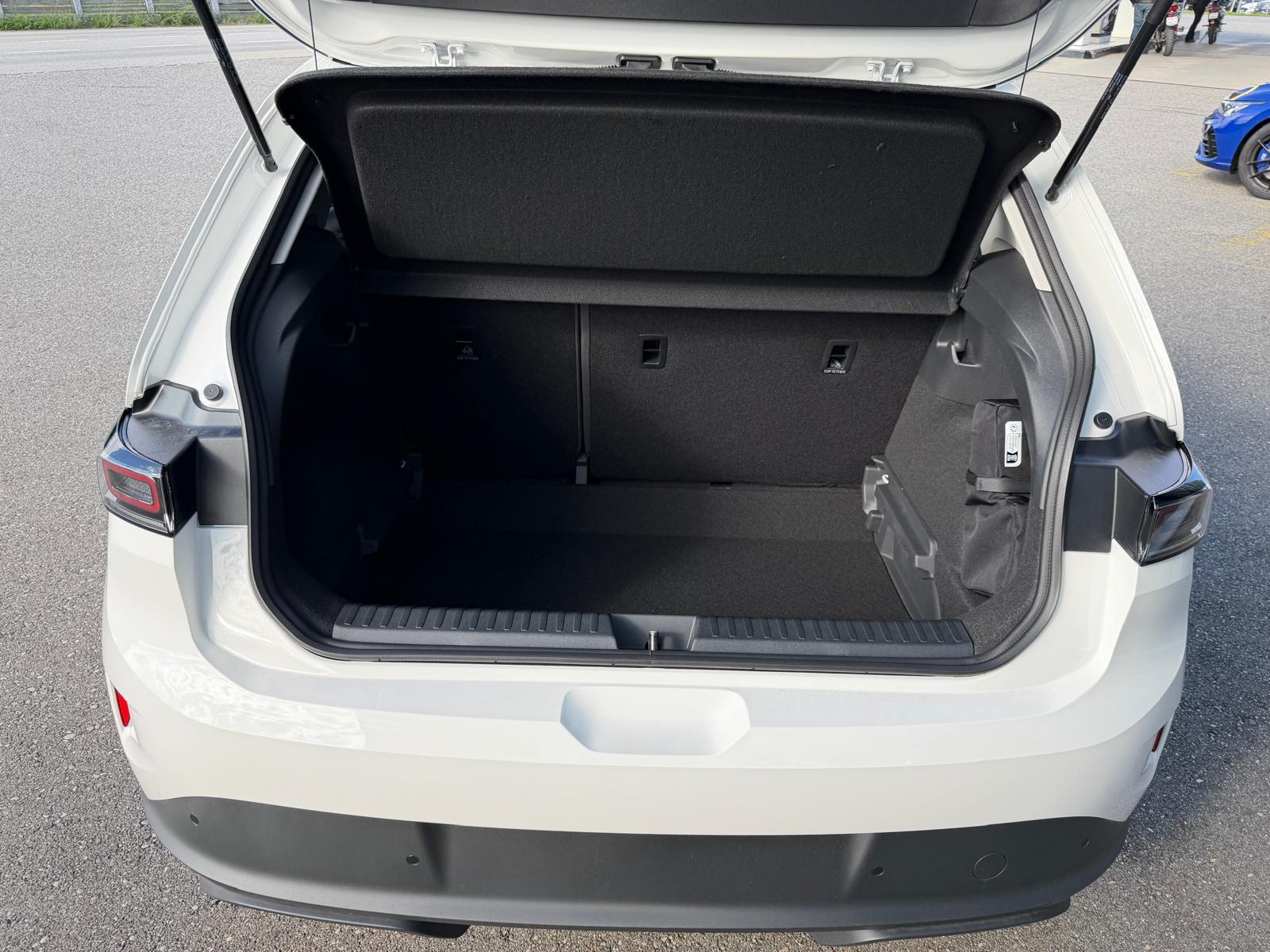 VW ID.Polo 52 kWh Life Edition One-image-24