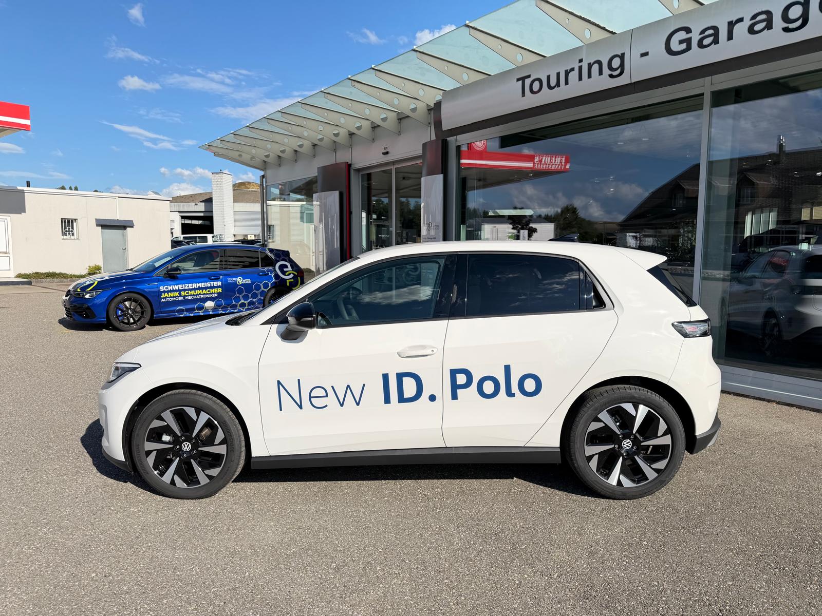 VW ID.Polo 52 kWh Life Edition One-showroom-element-1
