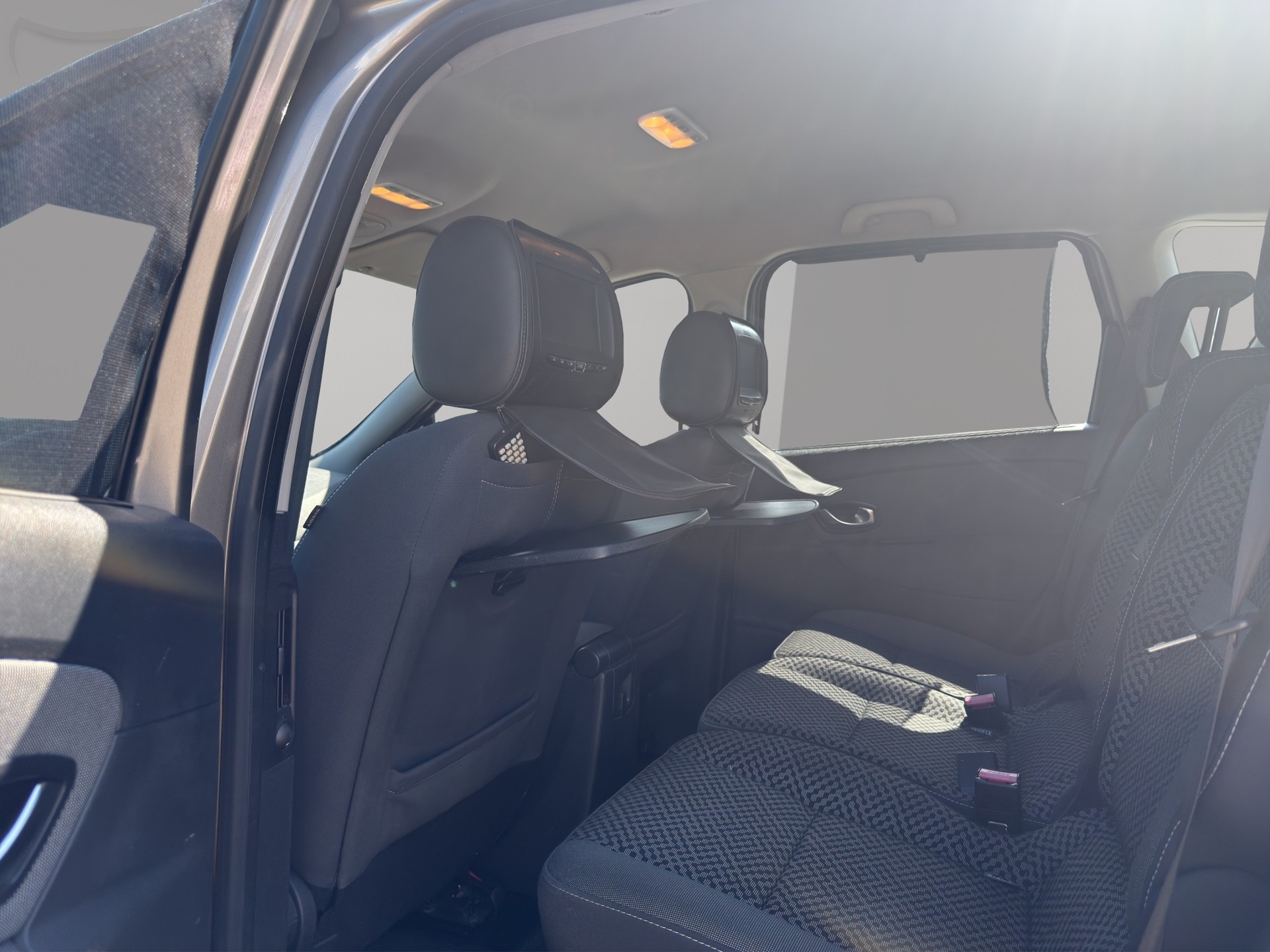 RENAULT Scénic 1.6 16V Expression-image-23