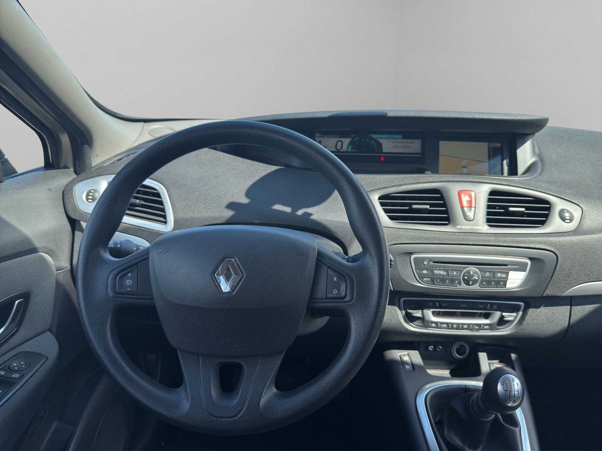 RENAULT Scénic 1.6 16V Expression-image-15