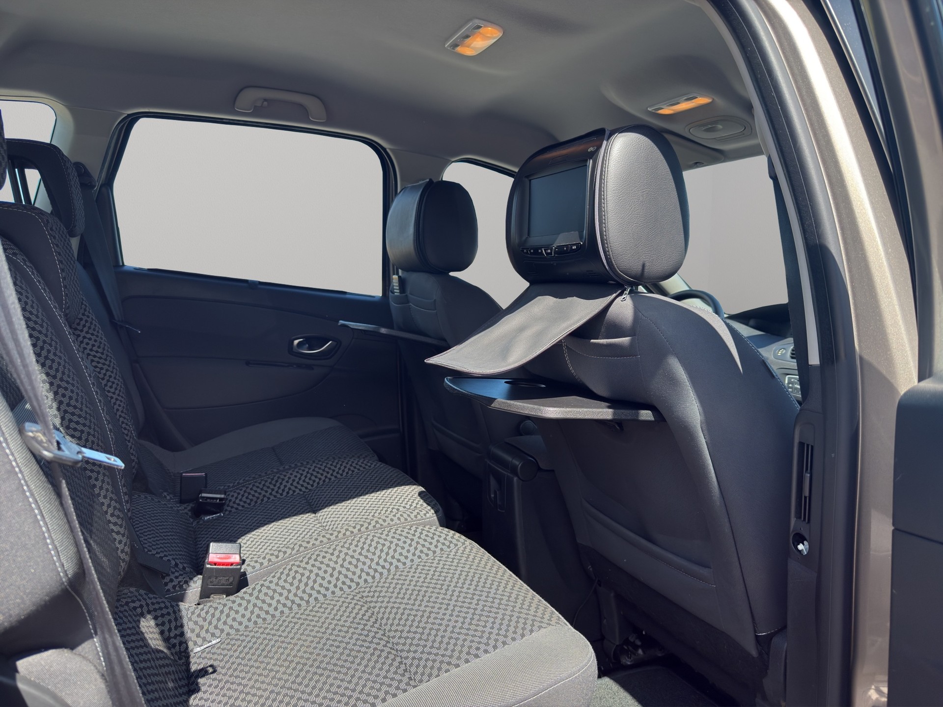 RENAULT Scénic 1.6 16V Expression-image-22