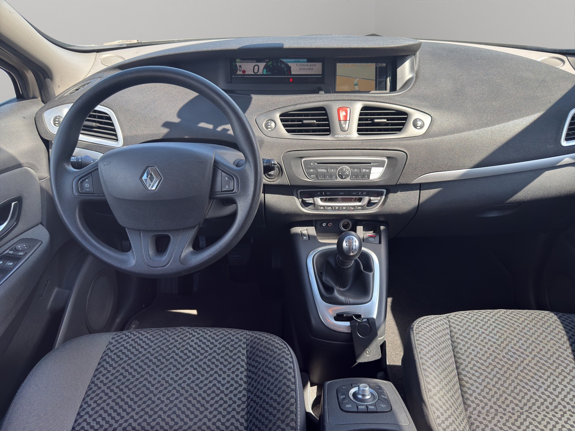 RENAULT Scénic 1.6 16V Expression-image-19