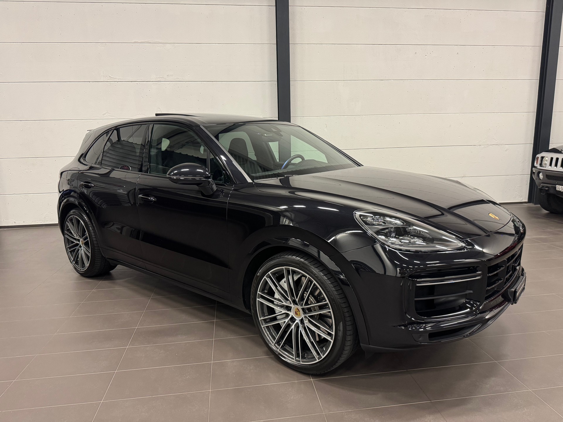 PORSCHE Cayenne Turbo-image-3