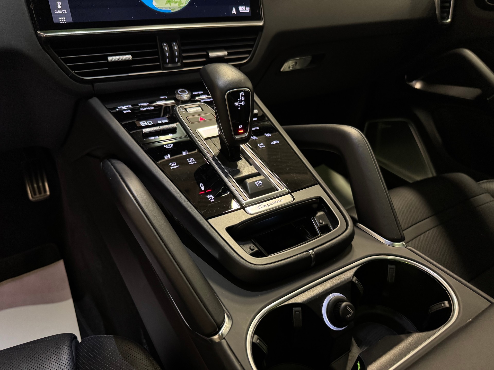 PORSCHE Cayenne Turbo-image-26