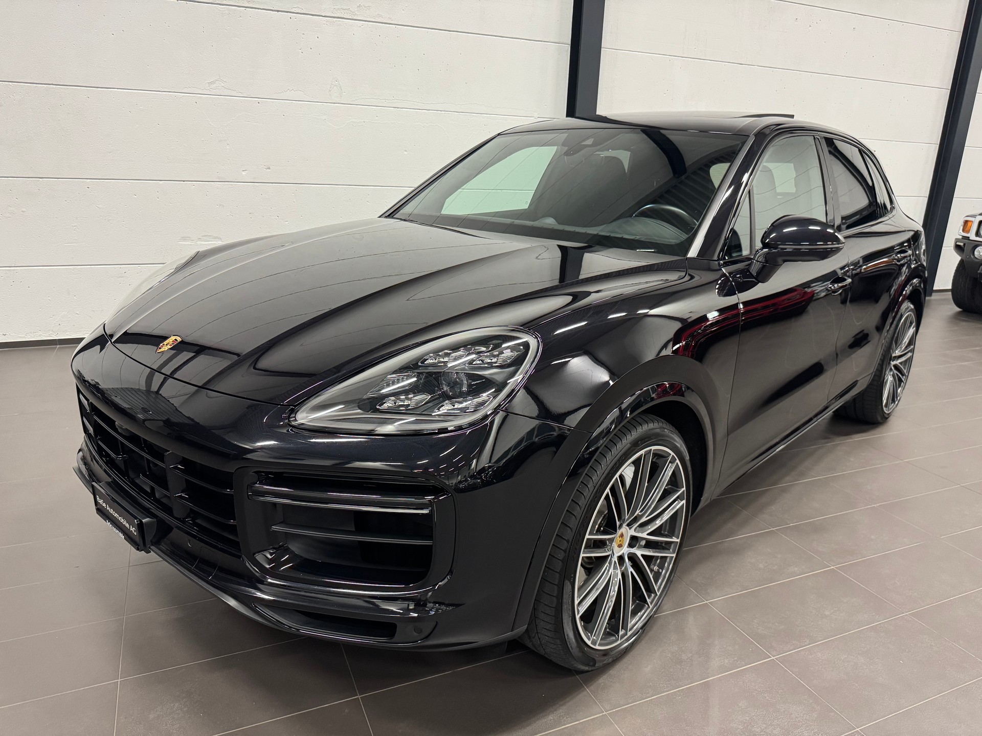 PORSCHE Cayenne Turbo-image-0