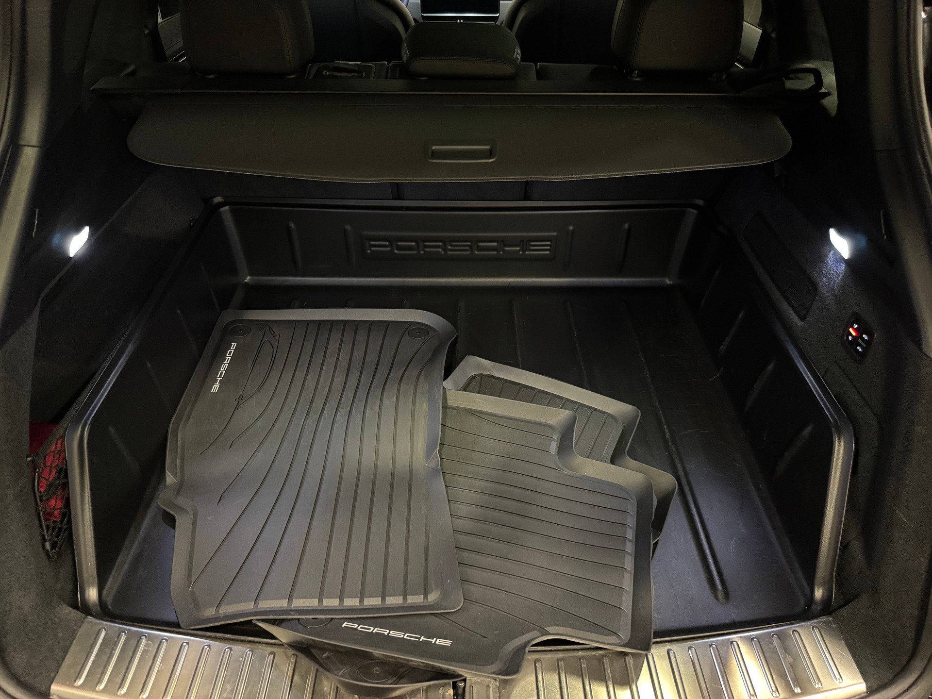 PORSCHE Cayenne Turbo-image-23