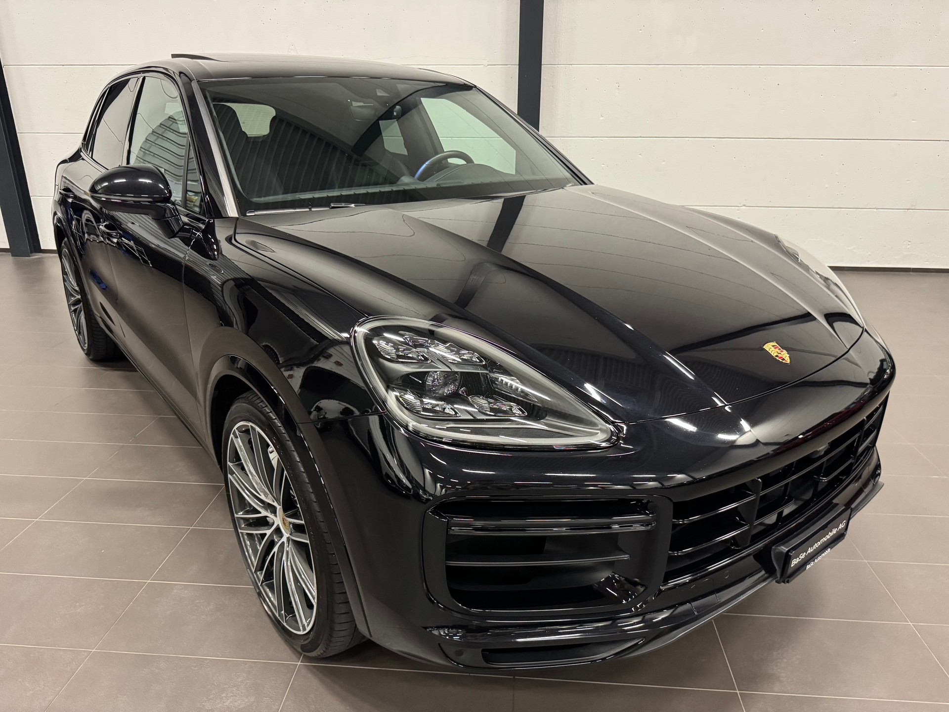 PORSCHE Cayenne Turbo-image-5