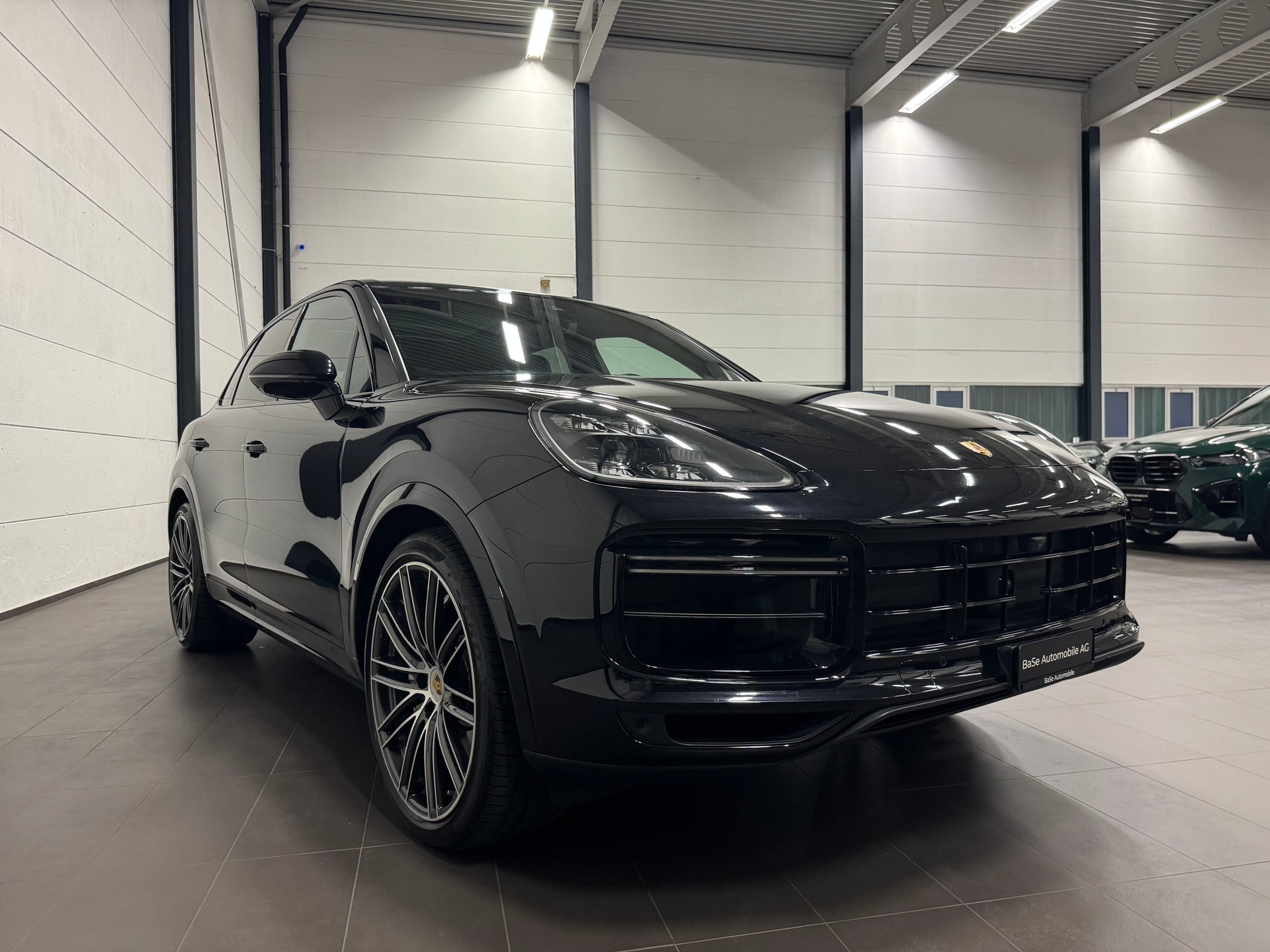 PORSCHE Cayenne Turbo-image-6