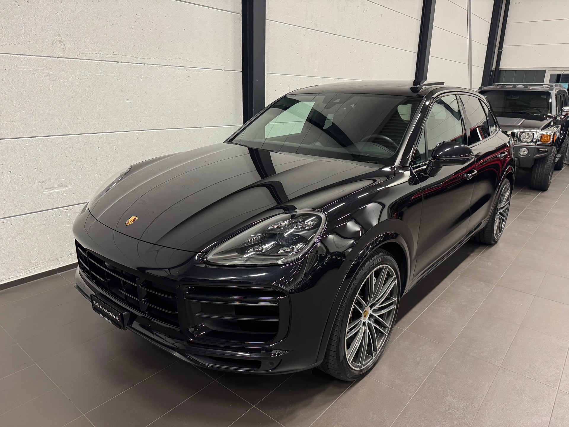 PORSCHE Cayenne Turbo-image-4