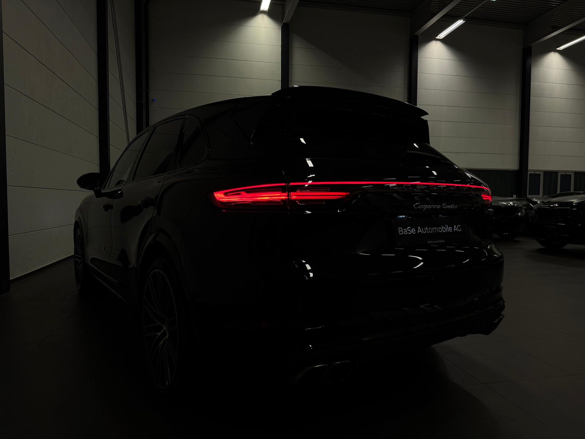 PORSCHE Cayenne Turbo-image-15