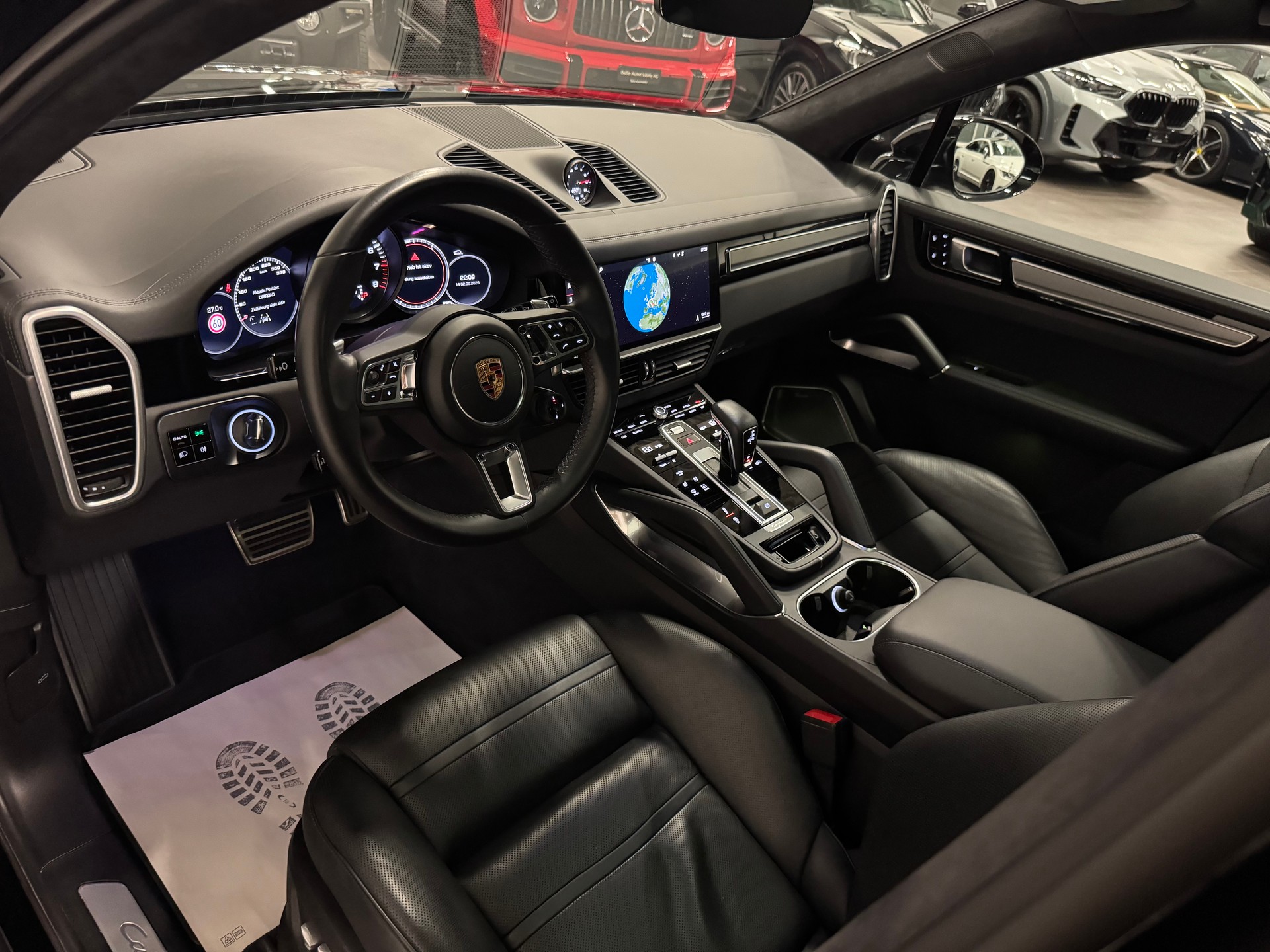 PORSCHE Cayenne Turbo-image-16