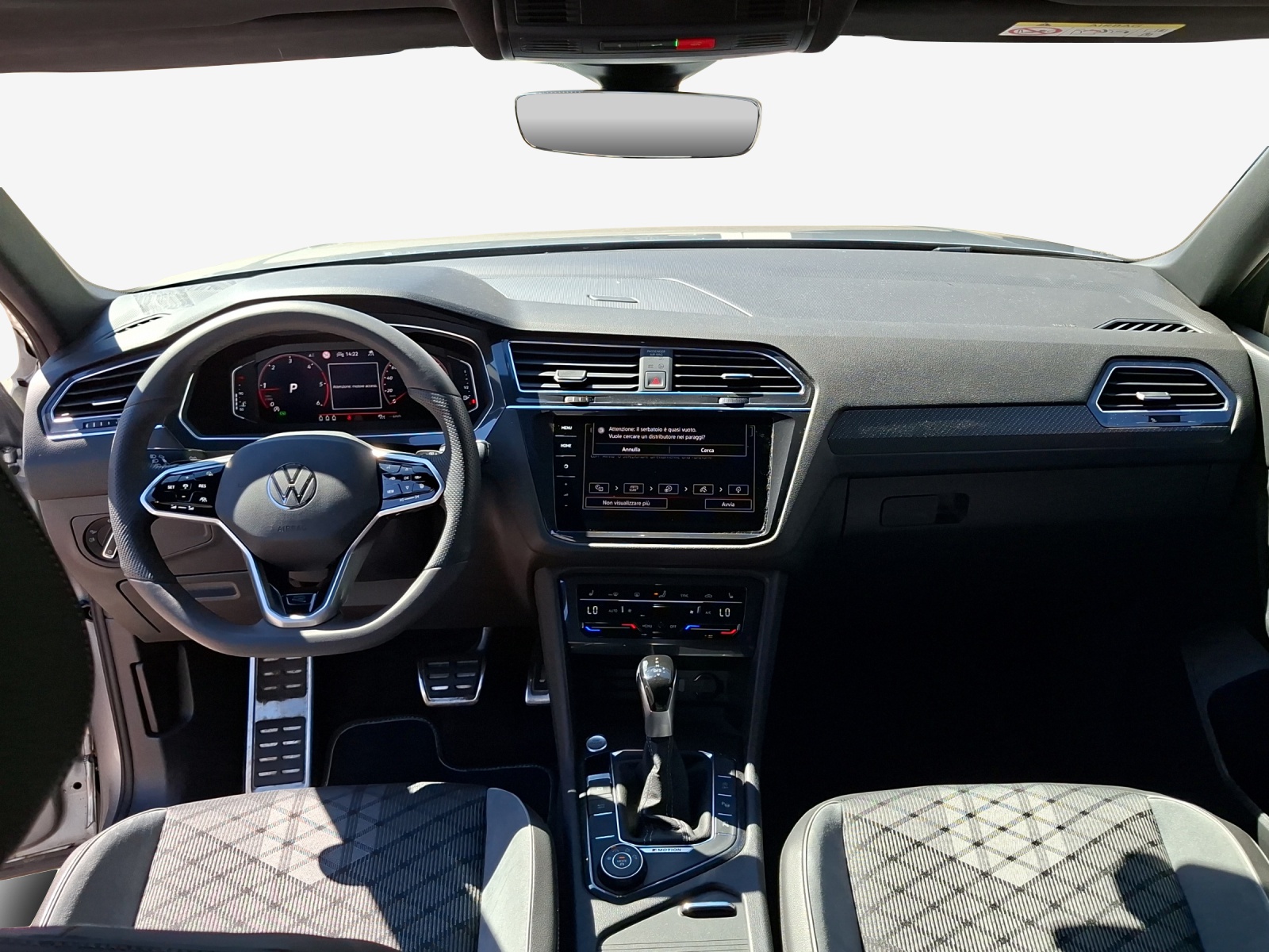 VW Tiguan Allspace 2.0 TDI SCR R-Line 4Motion DSG-image-8