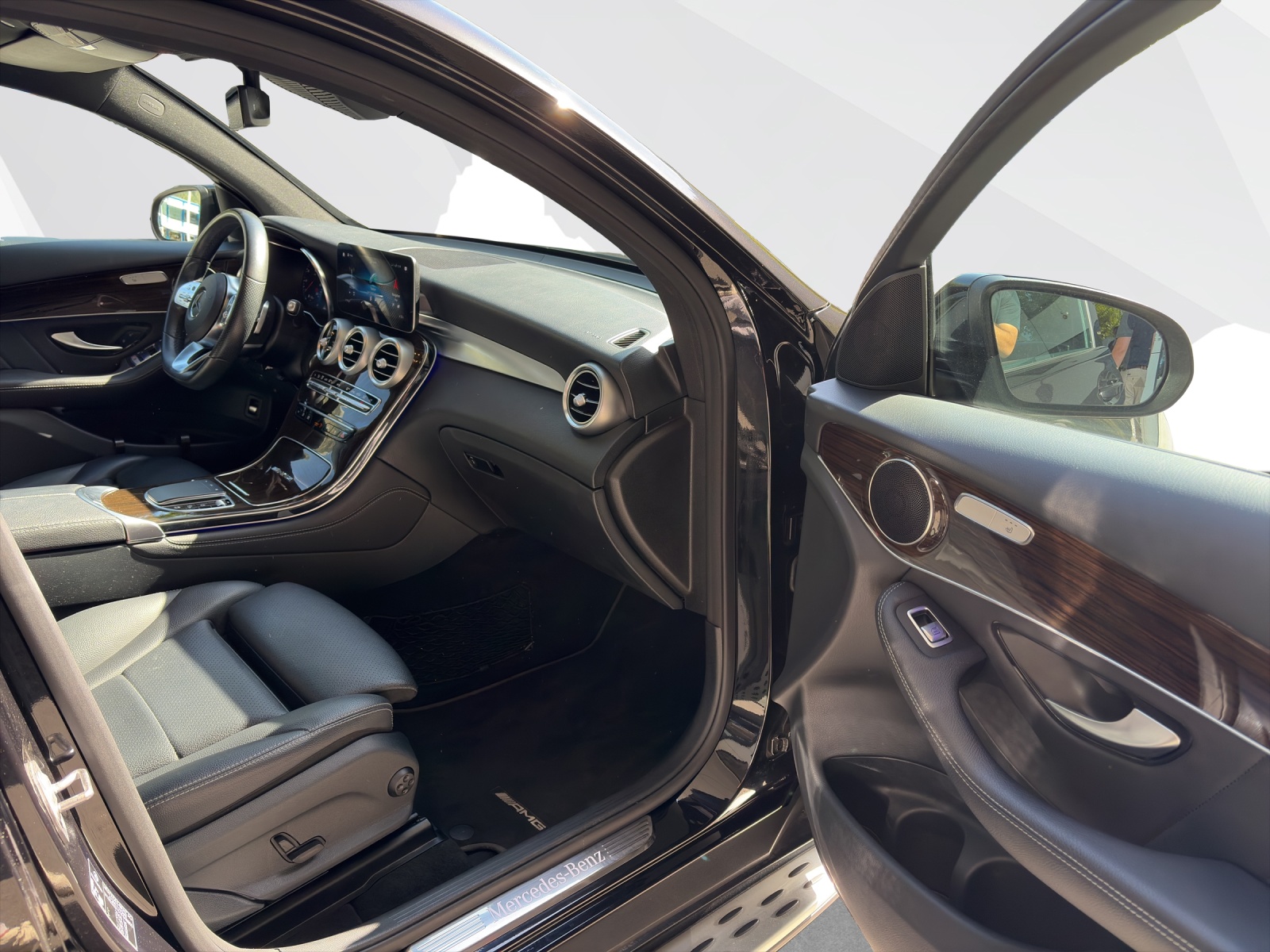 MERCEDES-BENZ GLC 220 d AMG Line 4m Coupé-image-17