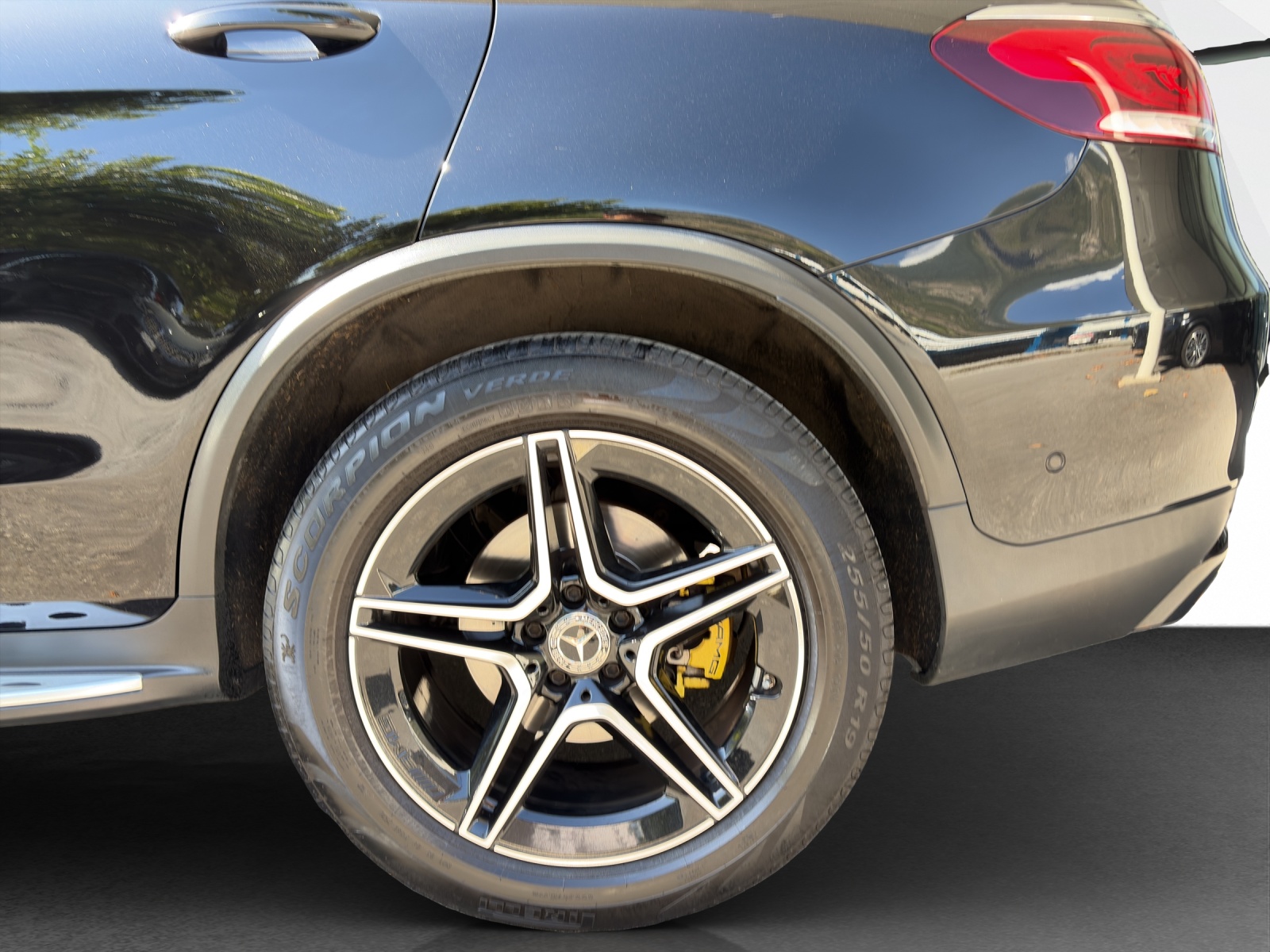 MERCEDES-BENZ GLC 220 d AMG Line 4m Coupé-image-22