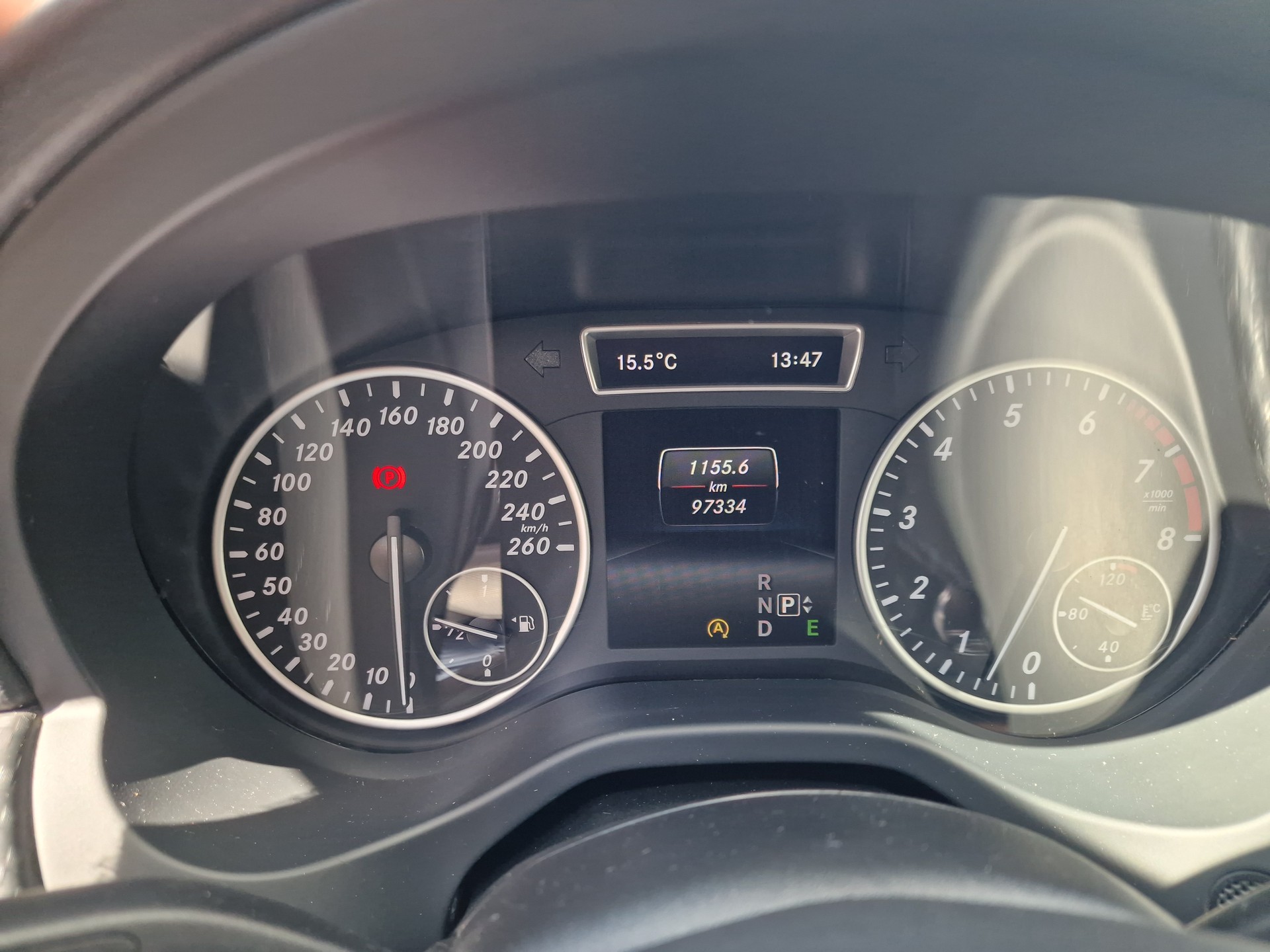 MERCEDES-BENZ GLA 200 Urban 7G-DCT-image-11
