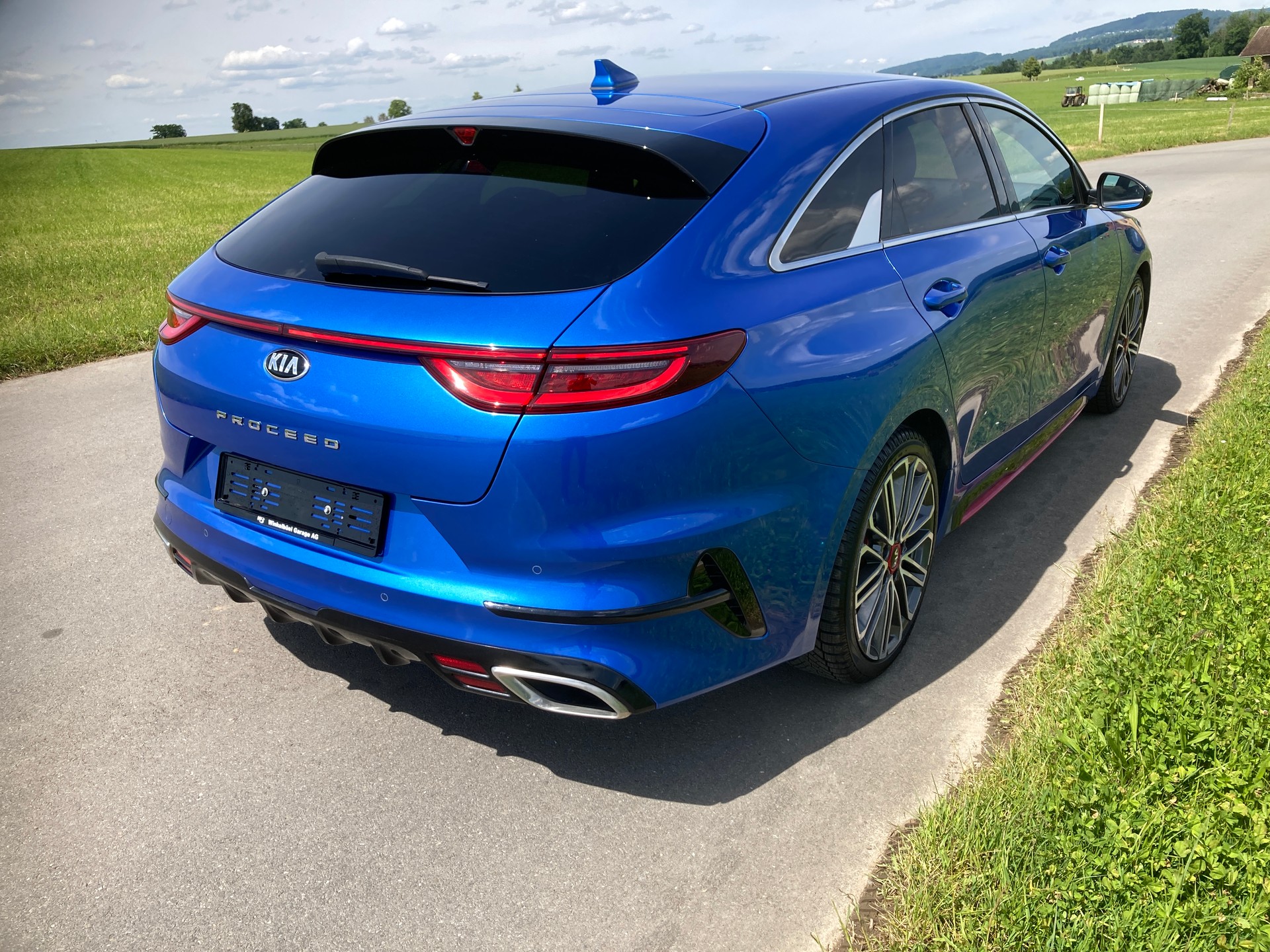 KIA ProCeed 1.6 T-GDi GT DCT-image-2