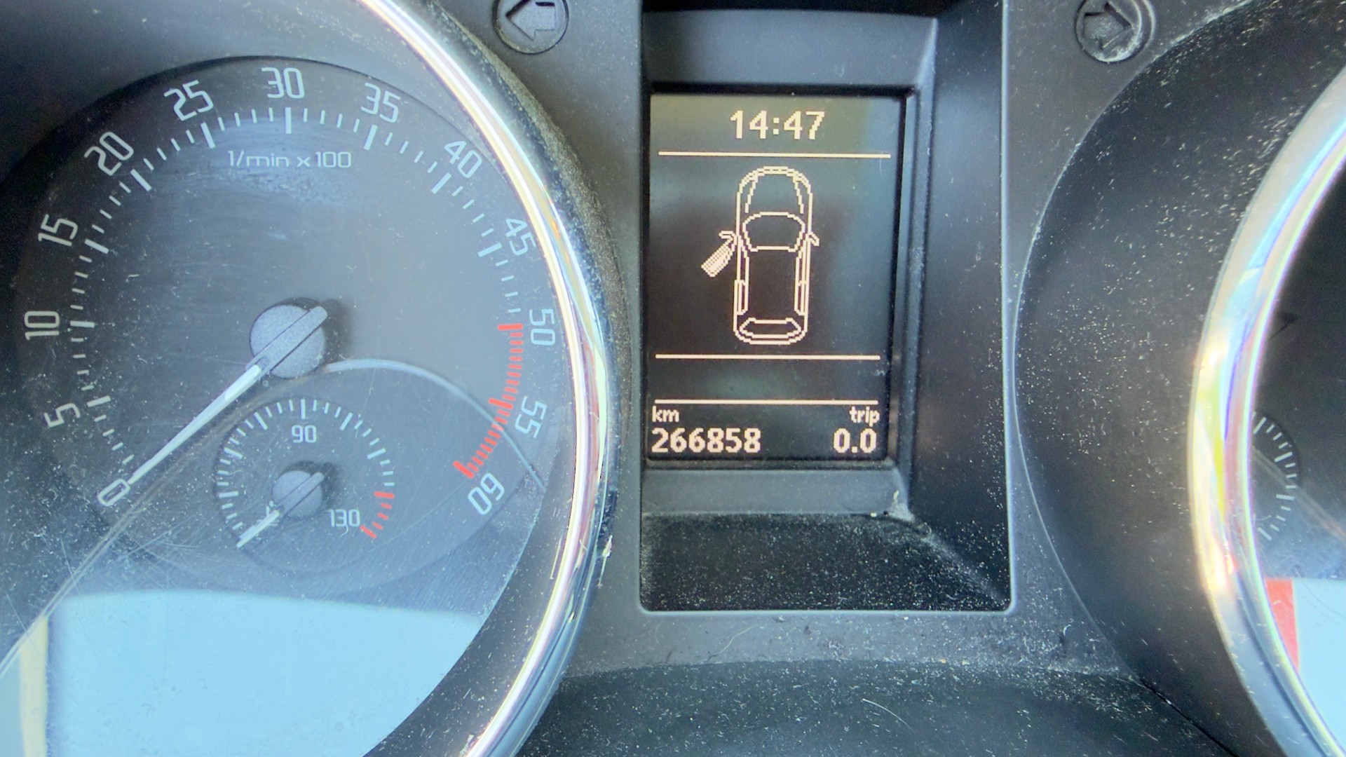 SKODA Yeti 2.0 TDI Experience 4x4-image-12