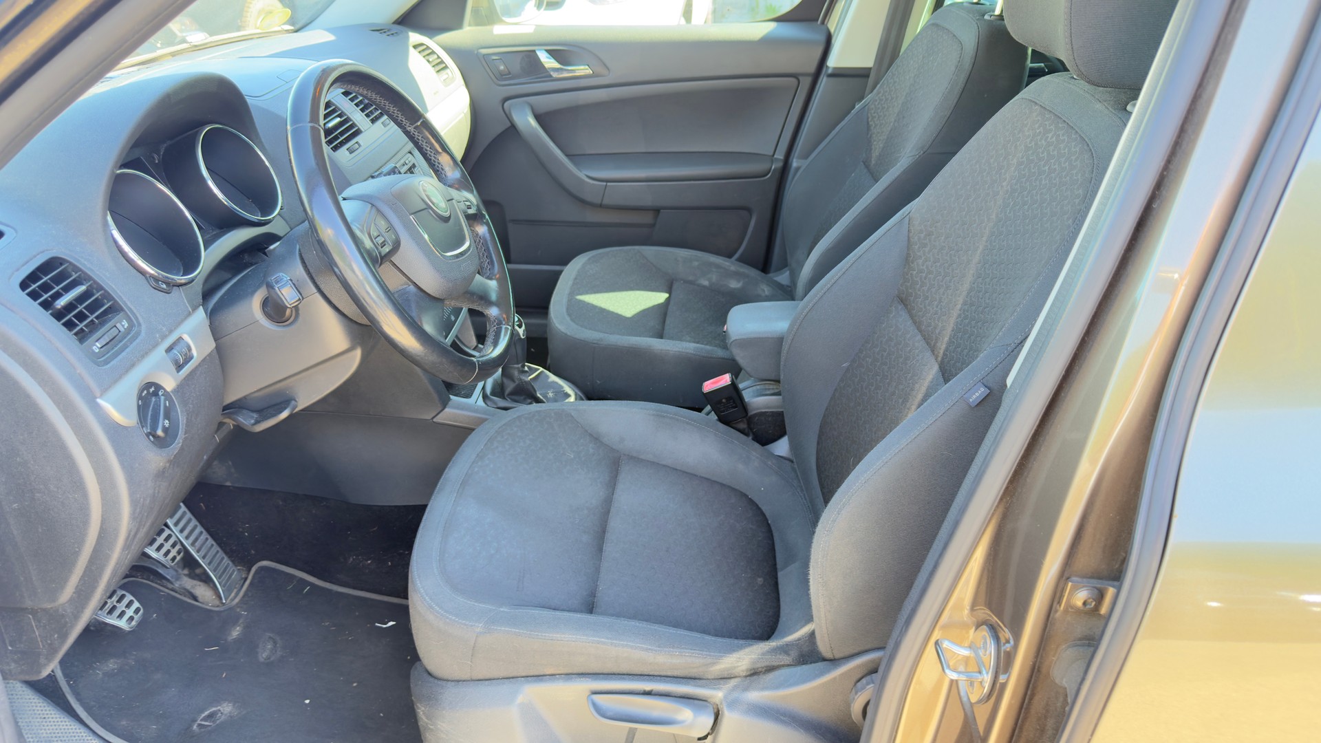 SKODA Yeti 2.0 TDI Experience 4x4-image-10