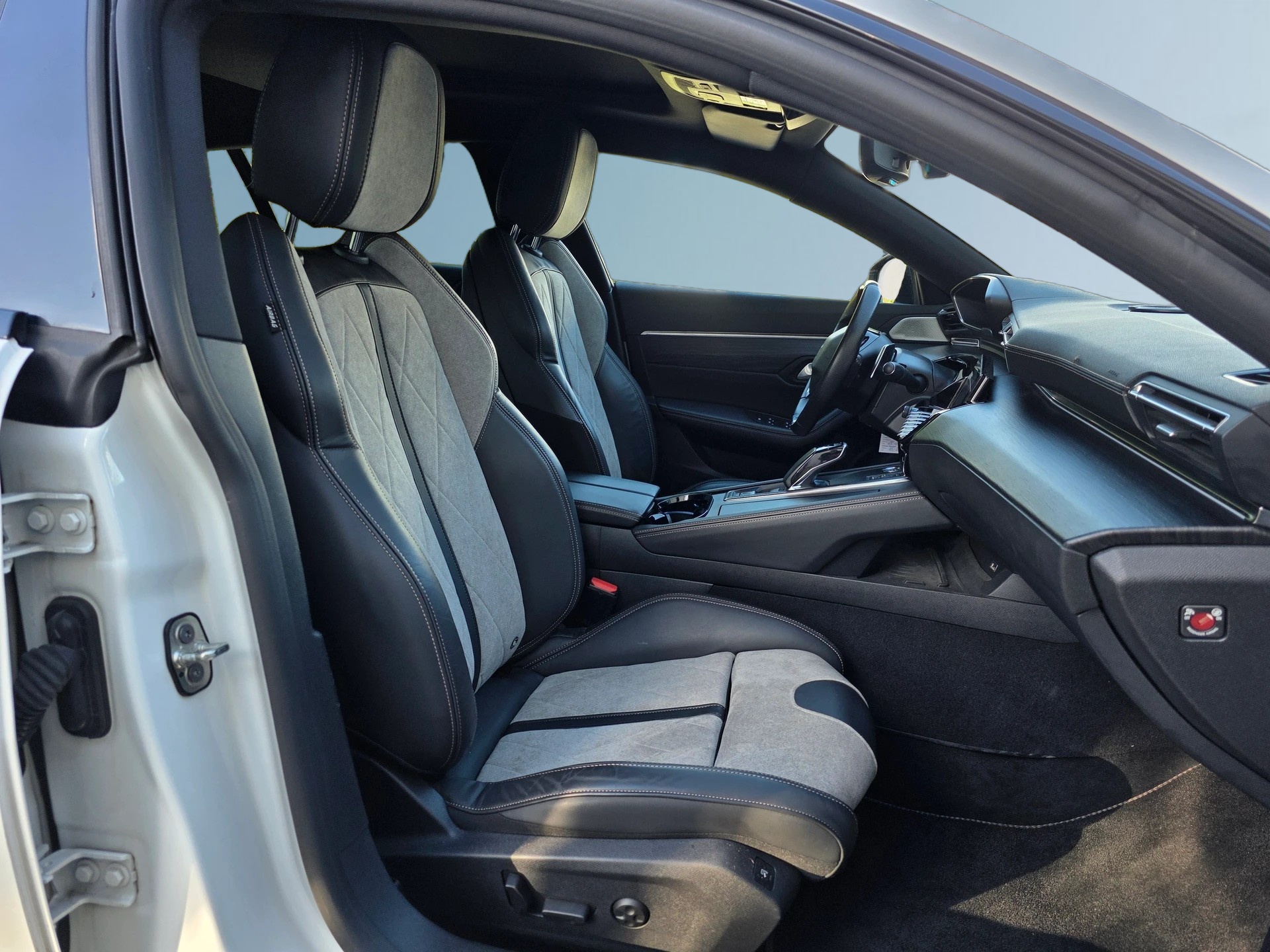 PEUGEOT 508 1.6 PHEV GT Line EAT8 ** Frisch ab MFK **-image-16