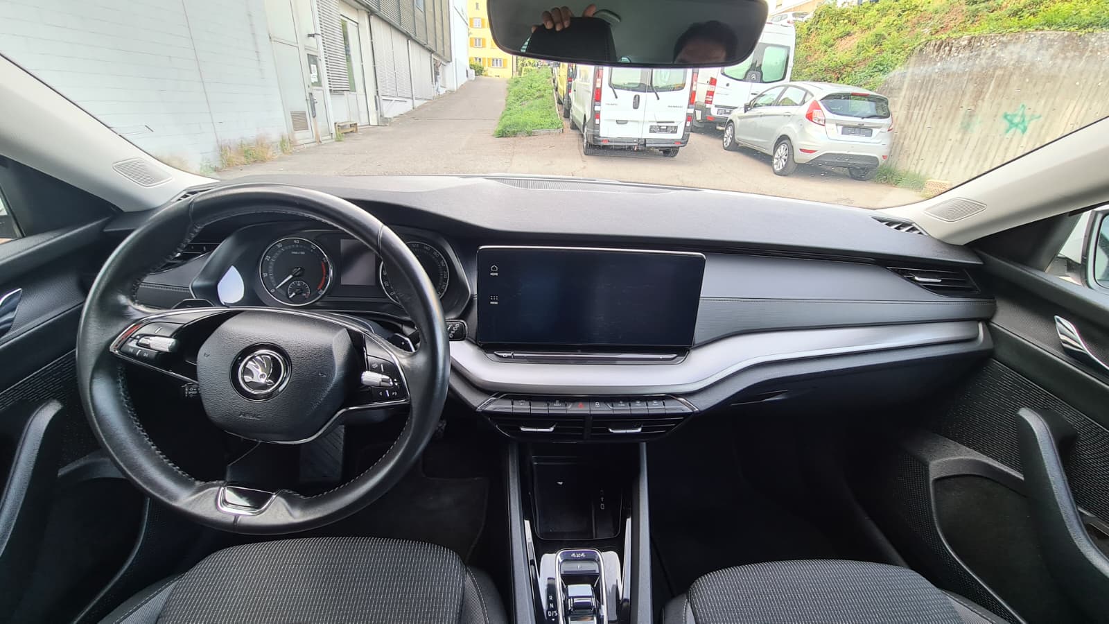 SKODA Octavia Combi 2.0 TSI Ambition DSG 4x4 ** Gr-Navi ** Sitzheizung ** Abstandsregelsysteme ** Anh-Kupplung ** Neues Modell 2023 **-image-14
