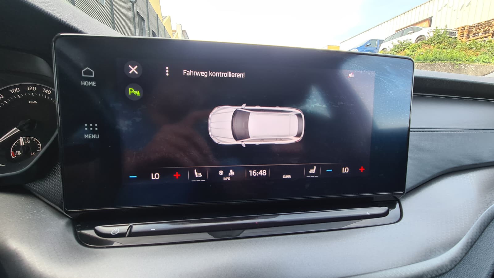 SKODA Octavia Combi 2.0 TSI Ambition DSG 4x4 ** Gr-Navi ** Sitzheizung ** Abstandsregelsysteme ** Anh-Kupplung ** Neues Modell 2023 **-image-10