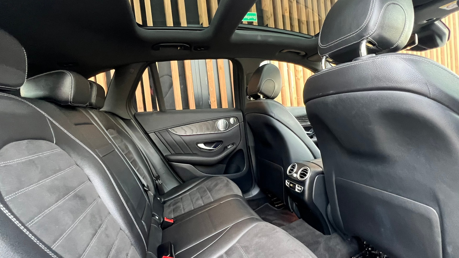 MERCEDES-BENZ GLC 300 d AMG LINE NIGHT 4MATIC 9G-TRONIC l 245 PS-image-27