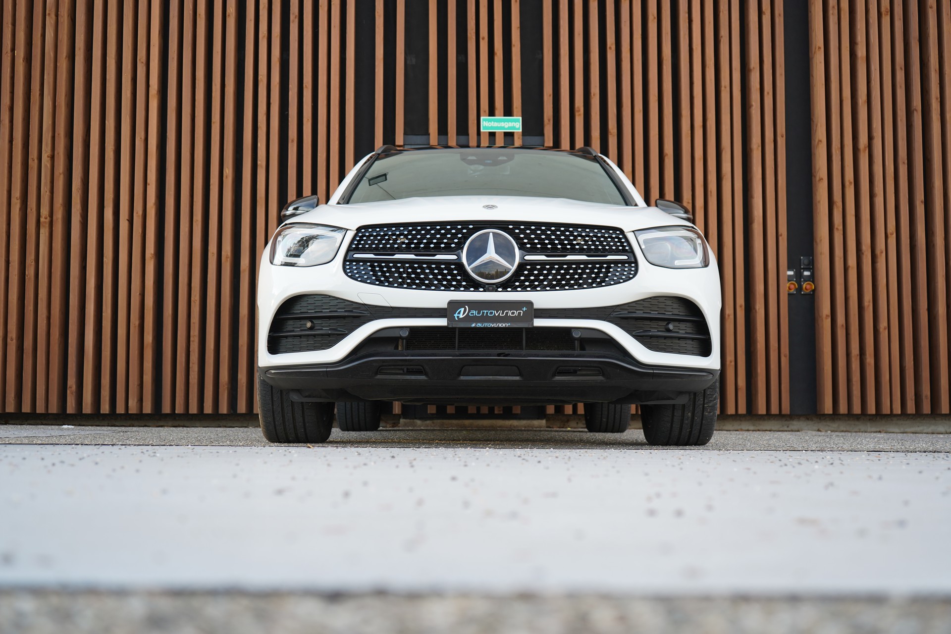 MERCEDES-BENZ GLC 300 d AMG LINE NIGHT 4MATIC 9G-TRONIC l 245 PS-image-13