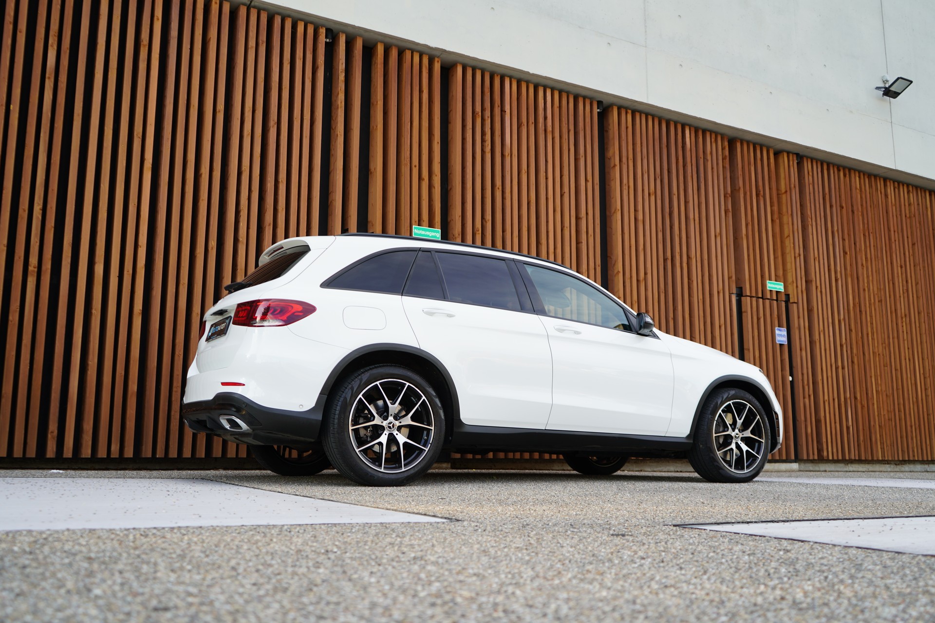 MERCEDES-BENZ GLC 300 d AMG LINE NIGHT 4MATIC 9G-TRONIC l 245 PS-image-7