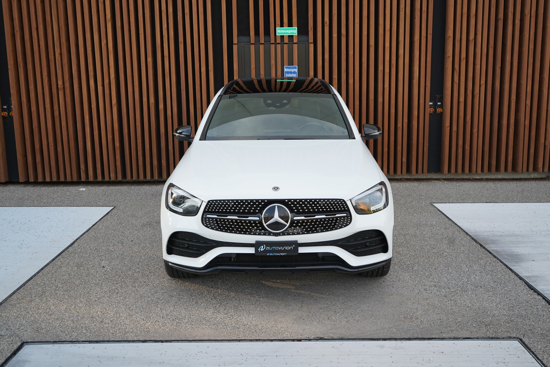 MERCEDES-BENZ GLC 300 d AMG LINE NIGHT 4MATIC 9G-TRONIC l 245 PS-image-12