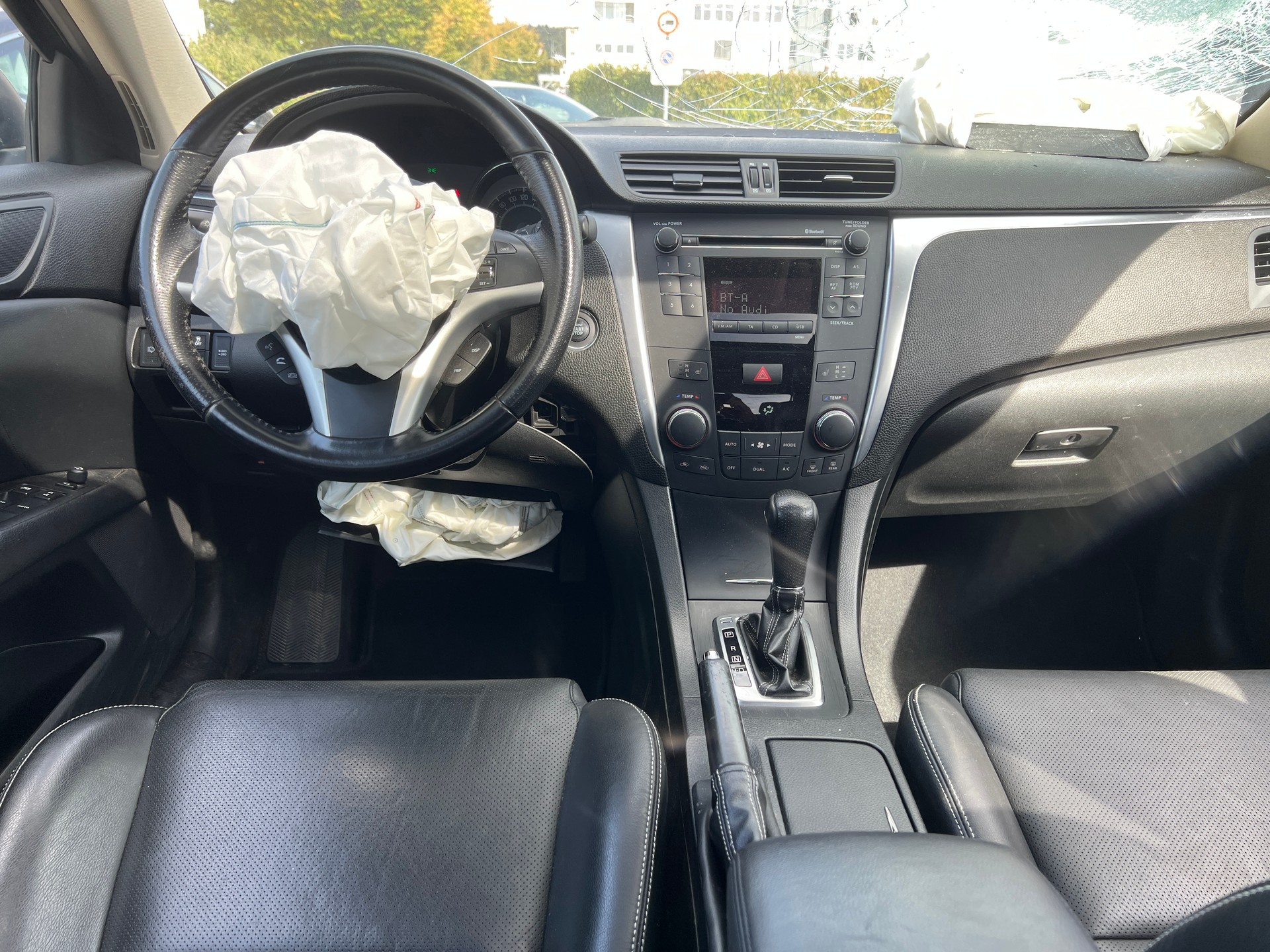 SUZUKI Kizashi 2.4 GL Top Indigo 4WD CVT-image-6