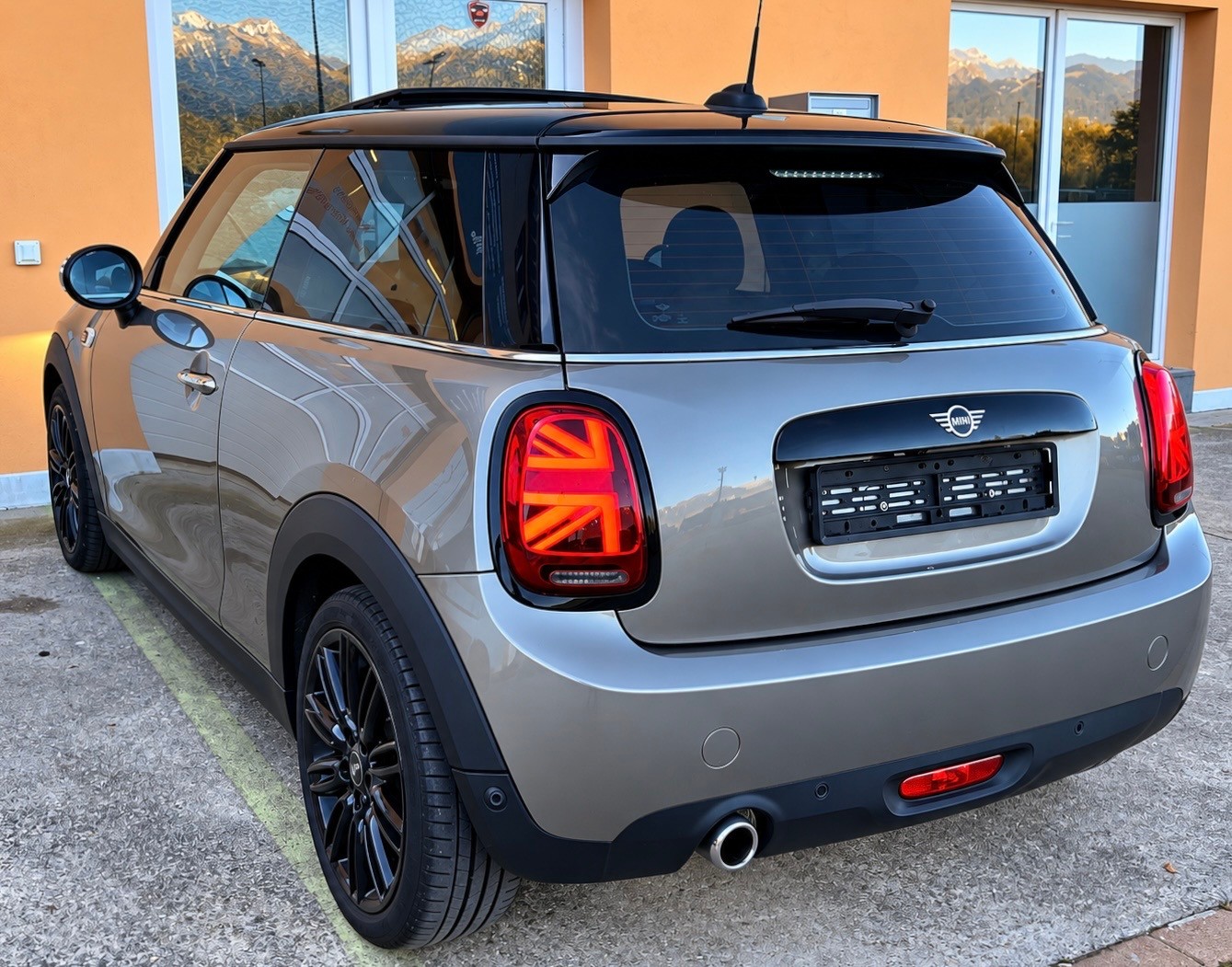 MINI Cooper Steptronic DKG-image-6
