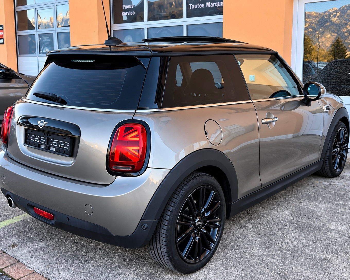 MINI Cooper Steptronic DKG-image-5
