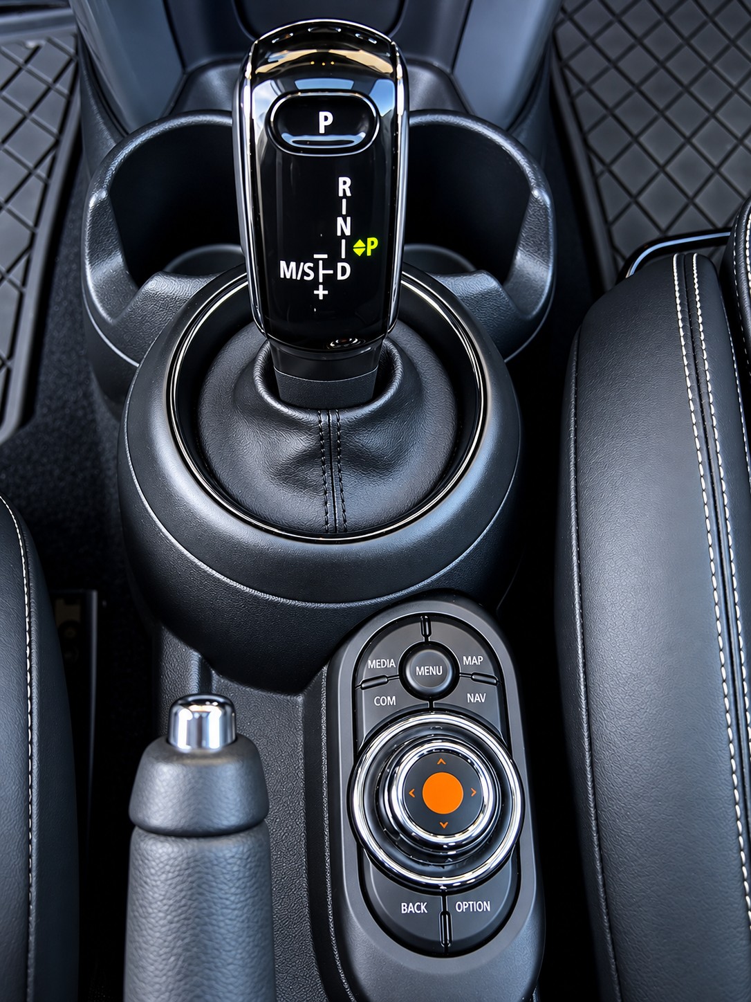 MINI Cooper Steptronic DKG-image-11