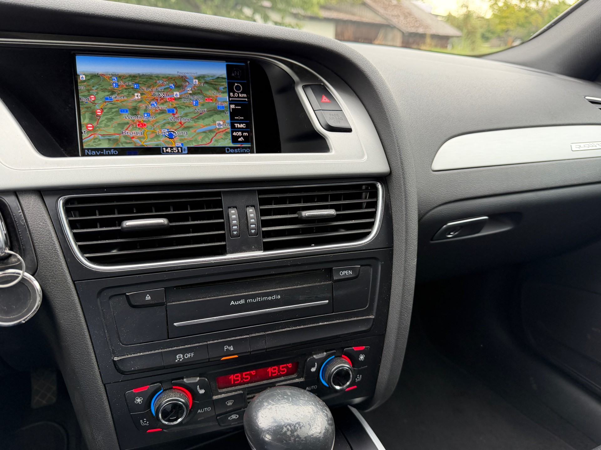 AUDI S4 Avant 3.0 TFSI quattro S-tronic-image-8