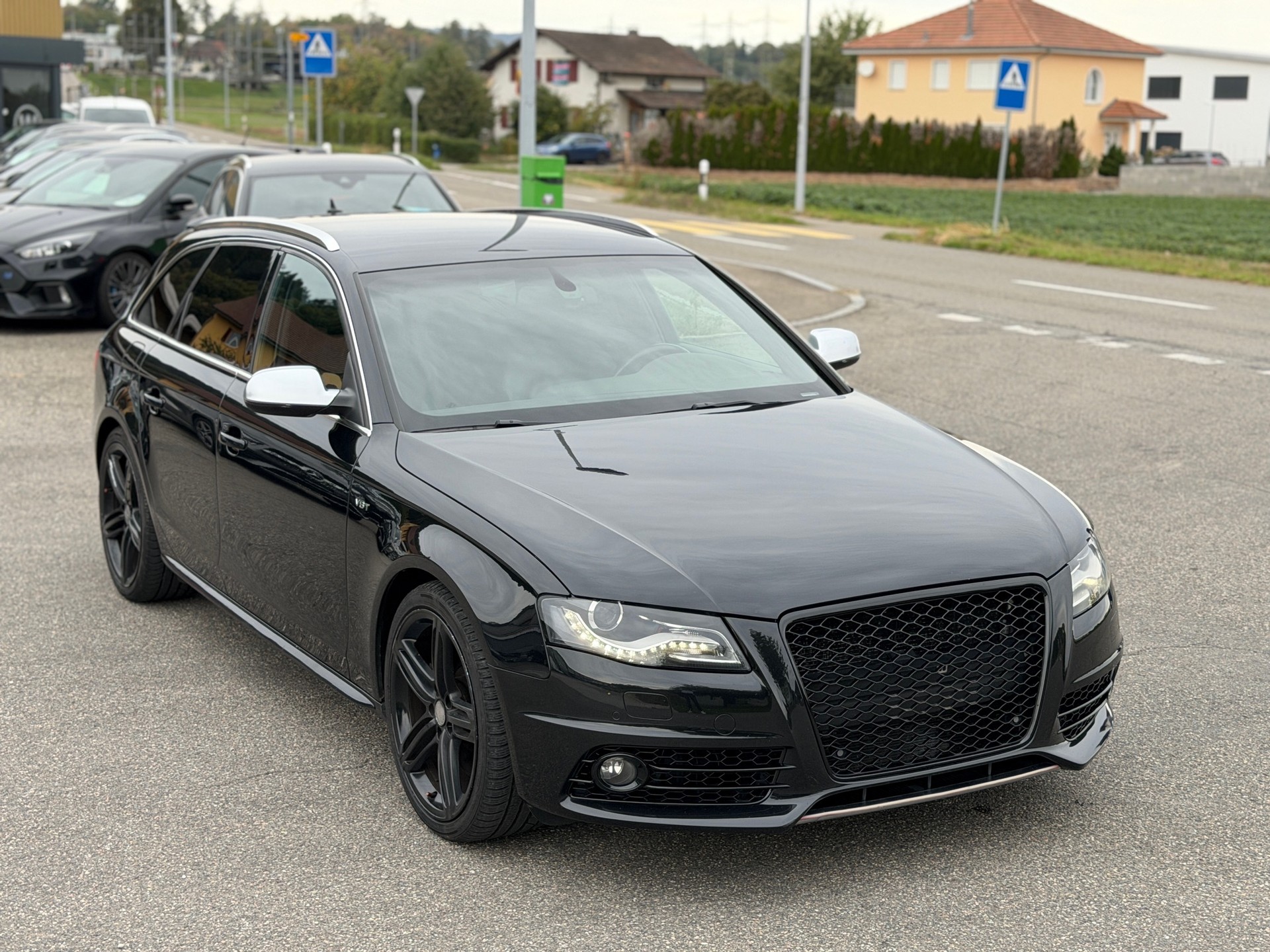 AUDI S4 Avant 3.0 TFSI quattro S-tronic-image-13