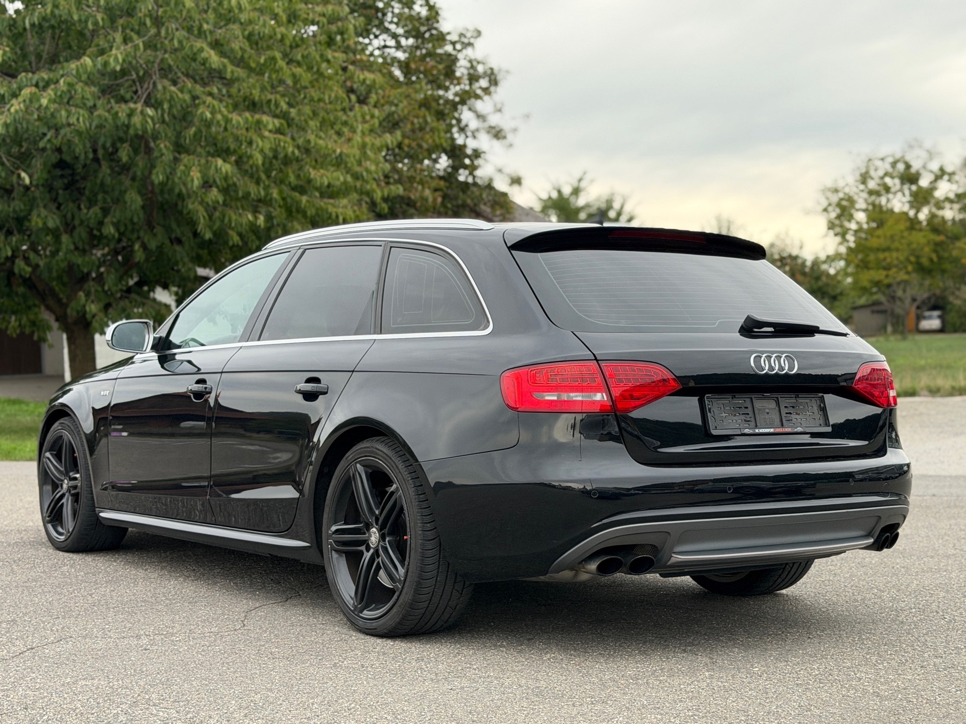 AUDI S4 Avant 3.0 TFSI quattro S-tronic-image-5