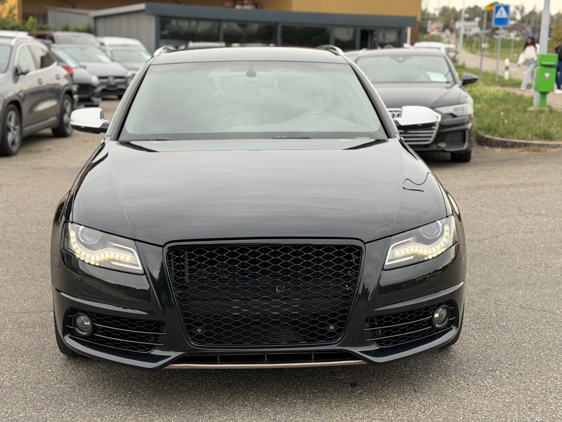 AUDI S4 Avant 3.0 TFSI quattro S-tronic-image-1