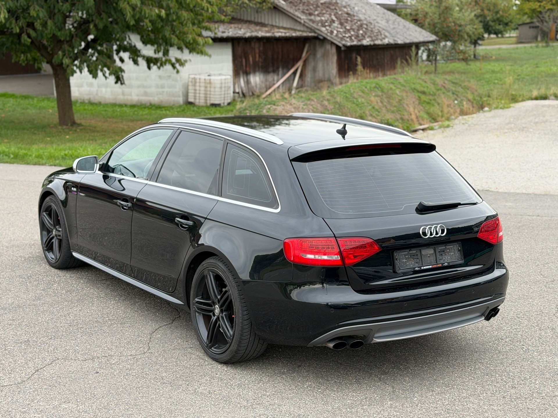 AUDI S4 Avant 3.0 TFSI quattro S-tronic-image-15
