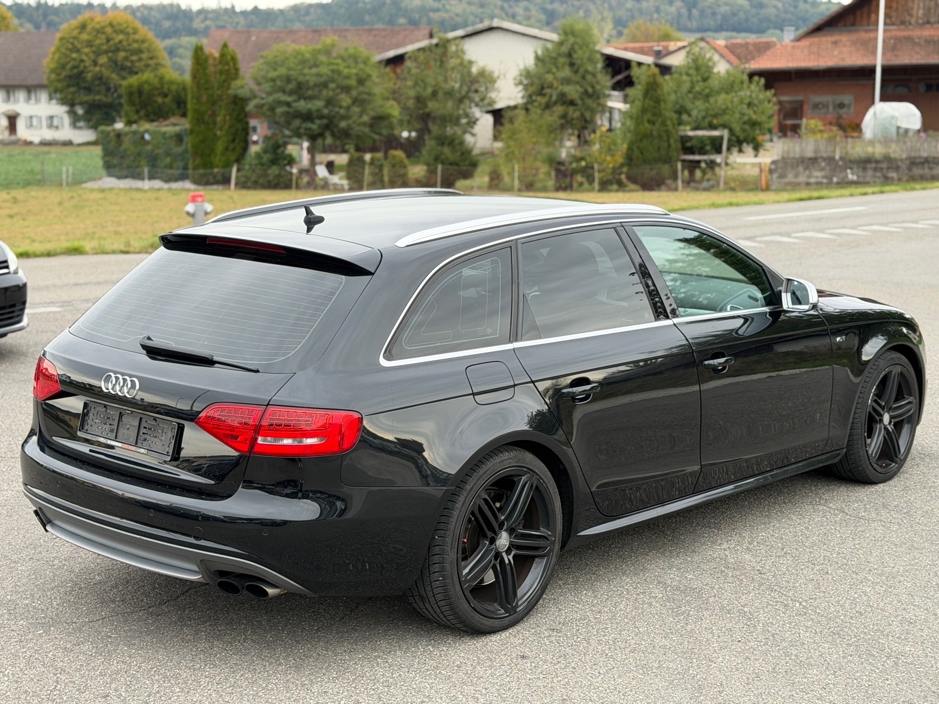 AUDI S4 Avant 3.0 TFSI quattro S-tronic-image-14